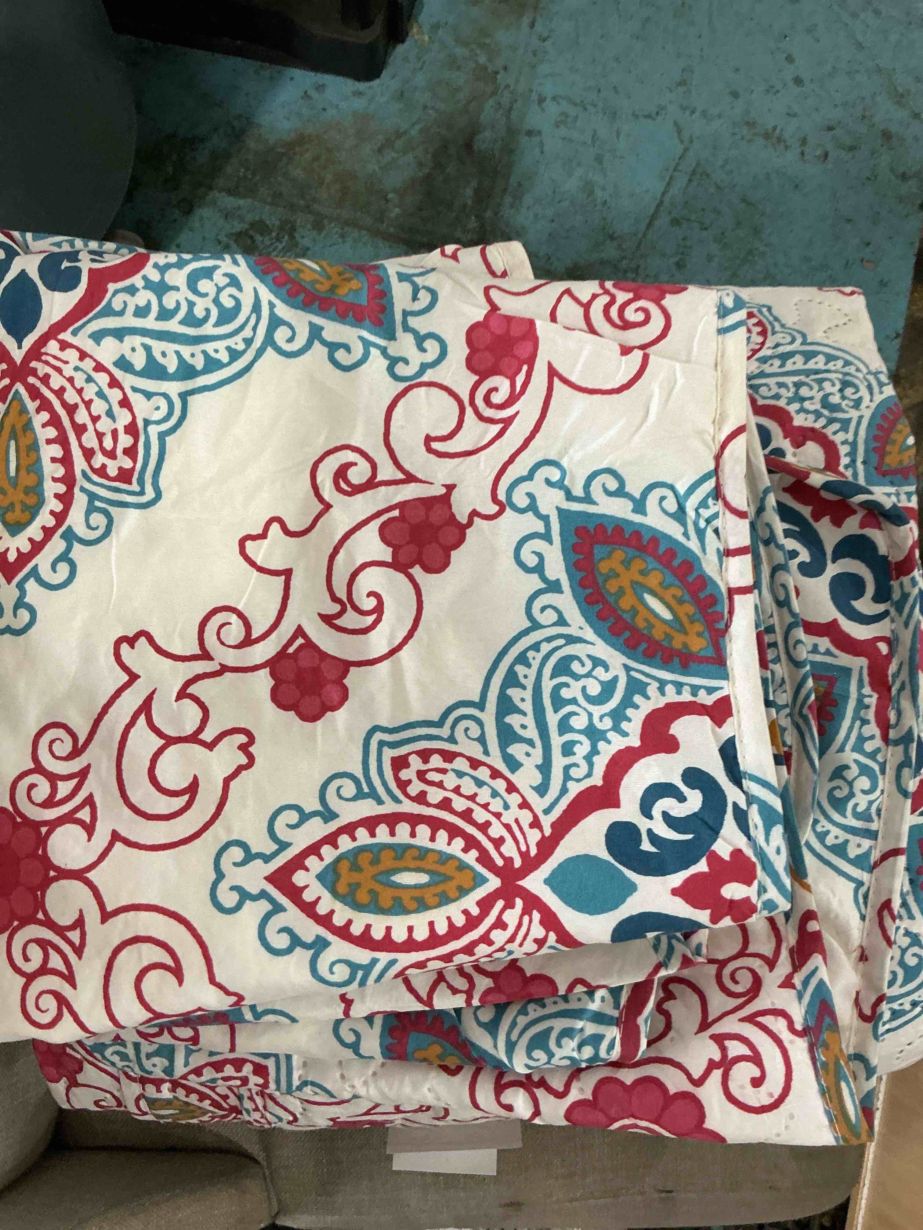 Condition photo showing New/Like New for vcny home 3-piece queen/full size quilt set | soft quilt & matching pillow shams | fade & wrinkle-resistant | mid-weight for year round comfort | cozy bedroom decor | soft & breathable | wyndham blue