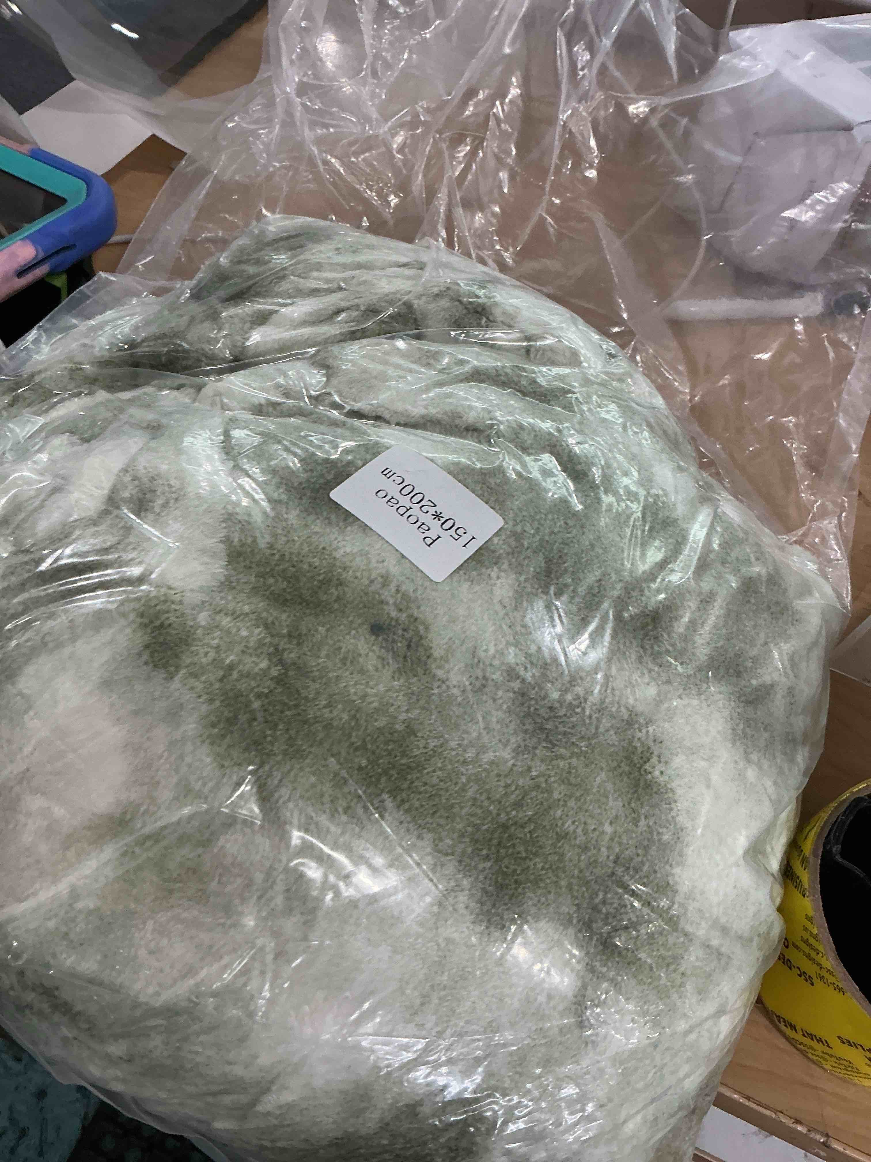 Condition photo showing New/Like New for  faux fur throw blanket, soft plush thick minky bubble blanket for couch sofa bedroom living room, perfect home decor gift
