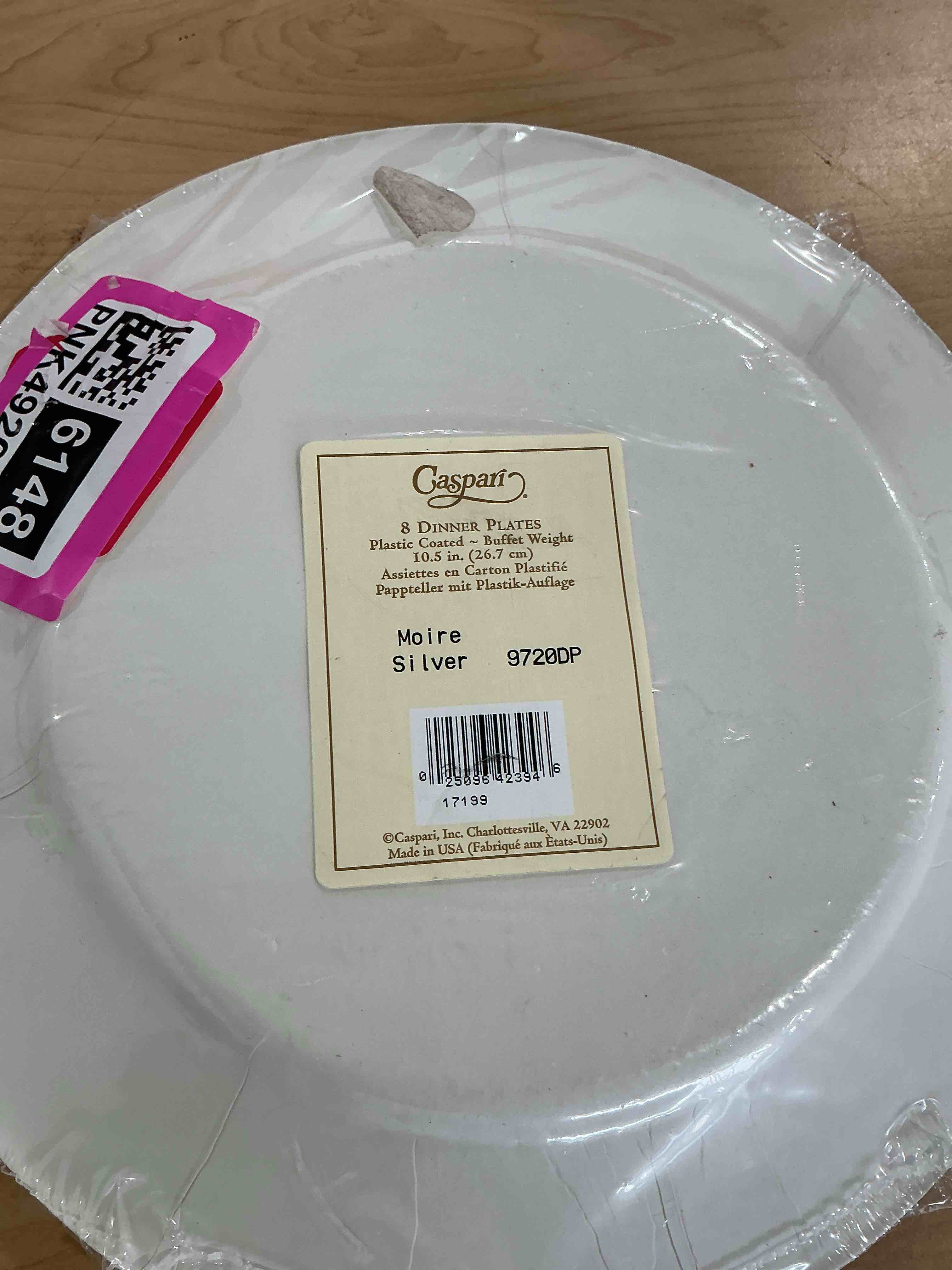 Condition photo showing New/Like New for caspari 8 dinner plate plastic coated buffet weight 10.5