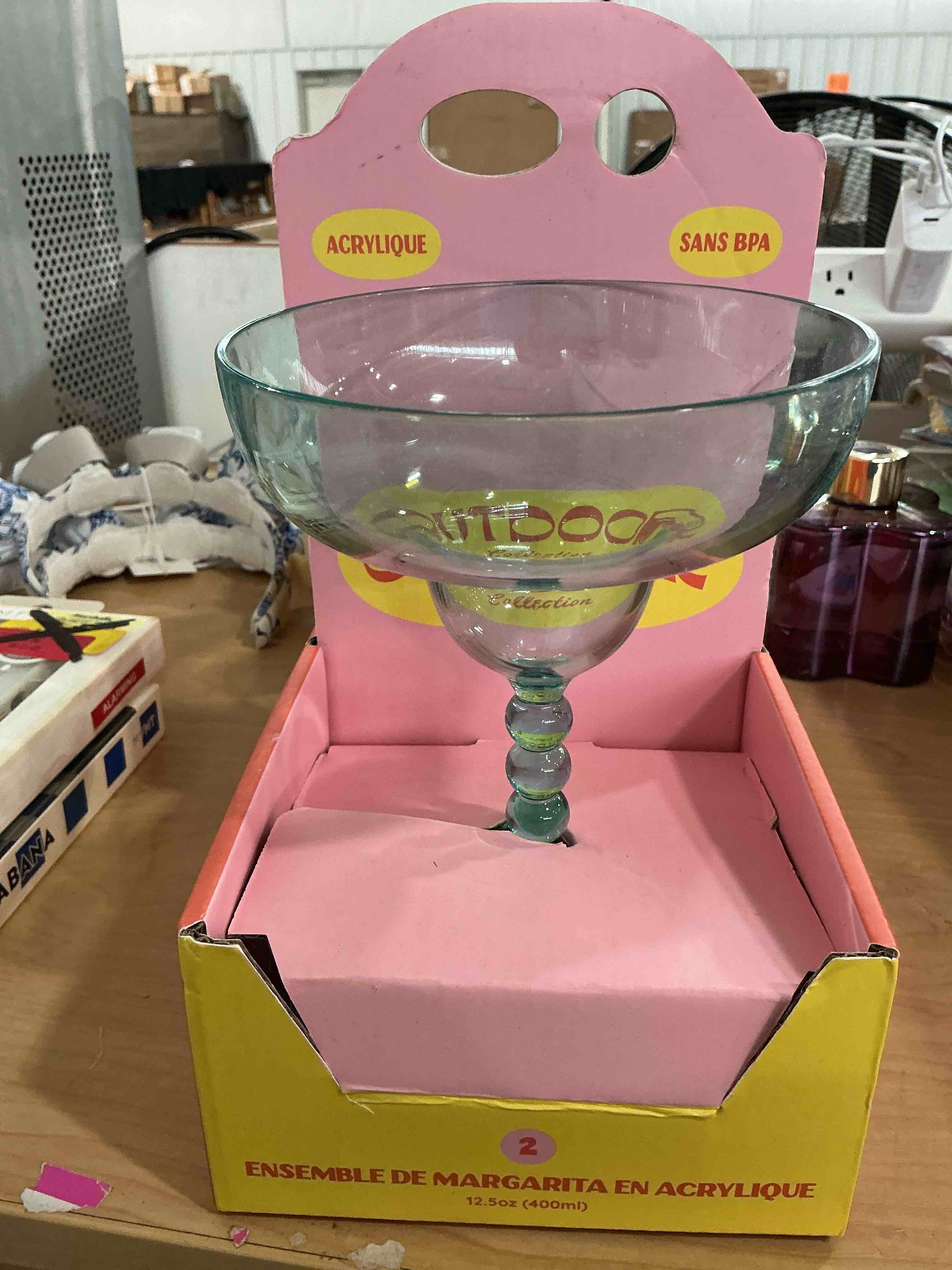 Condition photo showing New/Like New for outdoor collection margarita set count two