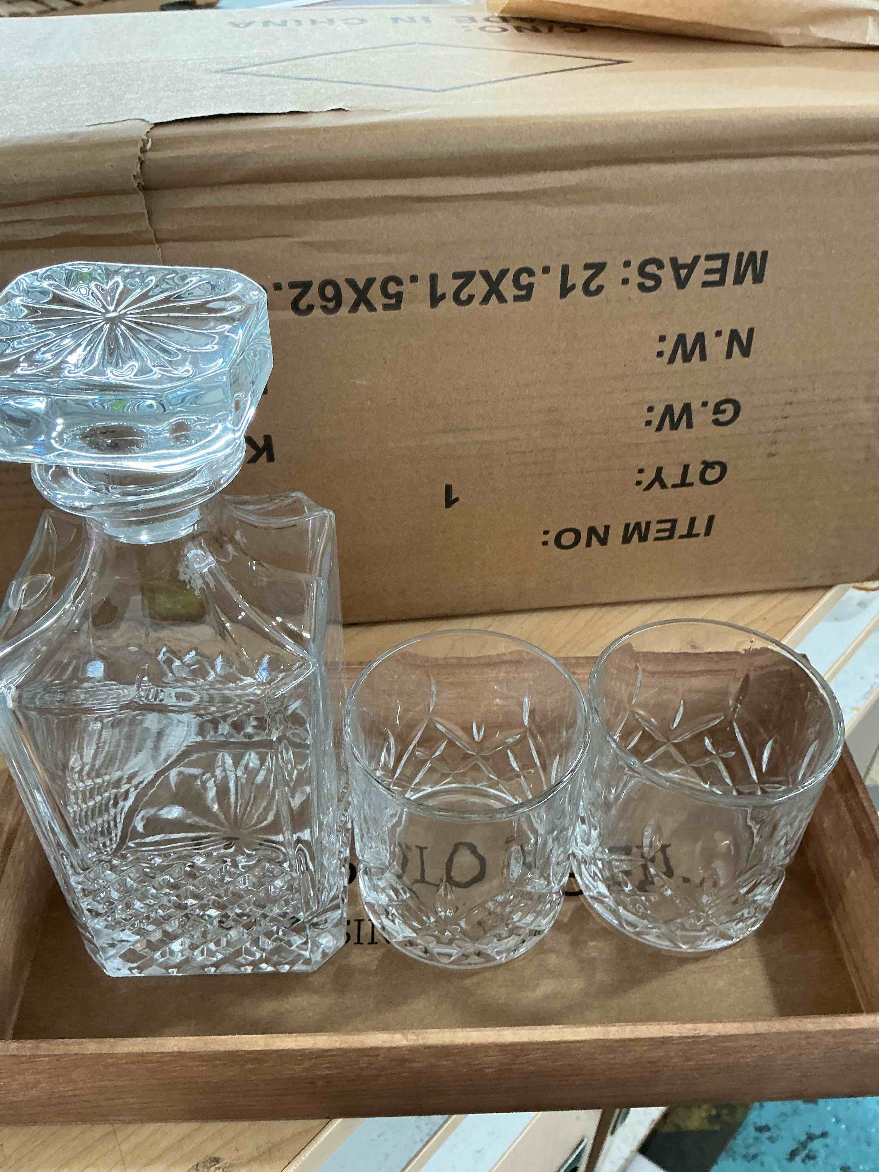 Condition photo showing New/Like New for whiskey decanter set with 2 whiskey glasses, 28oz glass liquor decanter for men gift, square whisky container bottles for tequila,bourbon, scotch, brandy and vodka