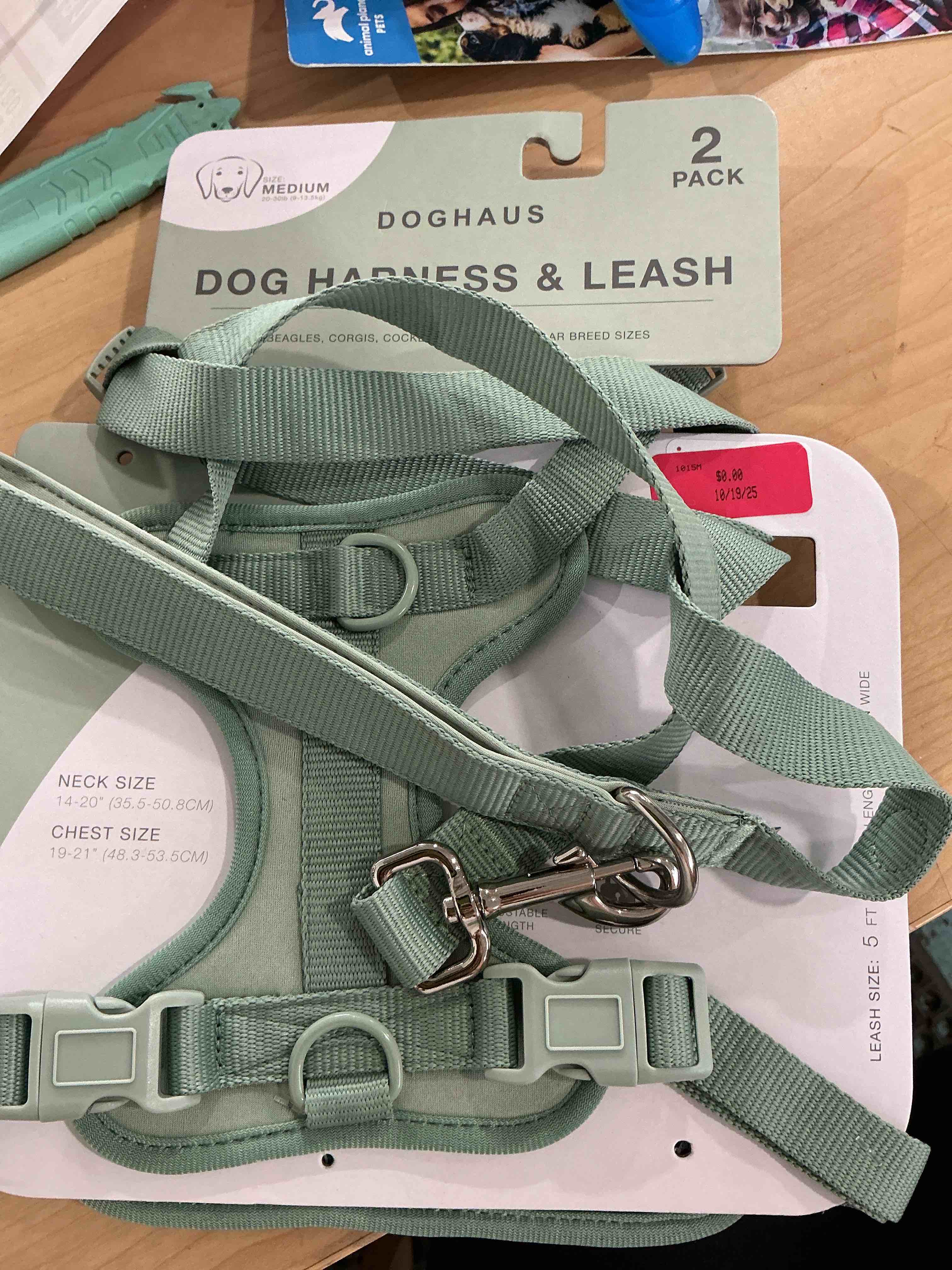 Condition photo showing New/Like New for wisedog no pull lightweight dog harness: adjustable breathable pet vest harness with soft & comfortable cushion for small medium large dogs (medium, sage green)