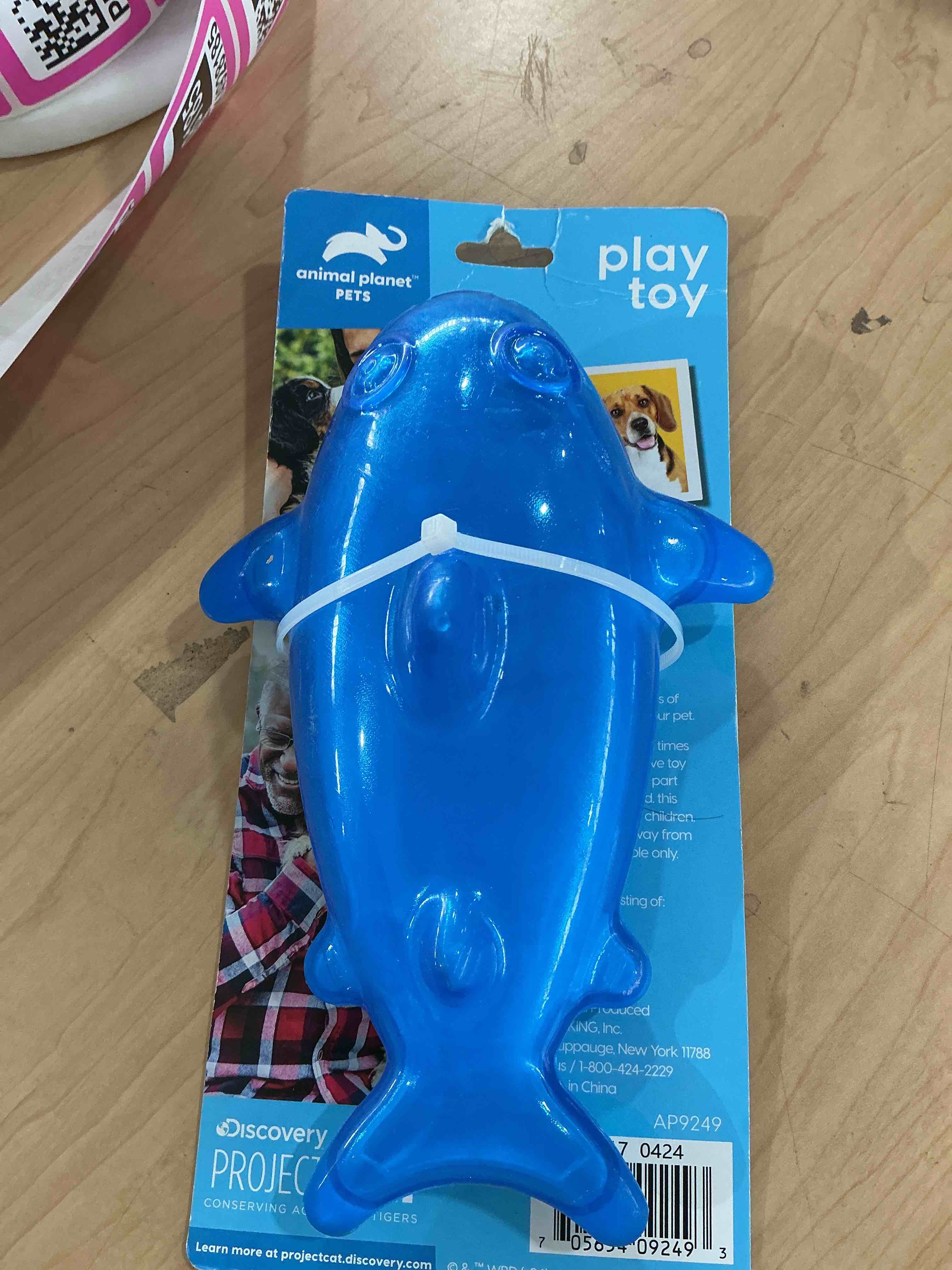 Condition photo showing New/Like New for luozzy rubber shark dog toy chewing squeak toy water floating toy for pet dogs unisex (blue)