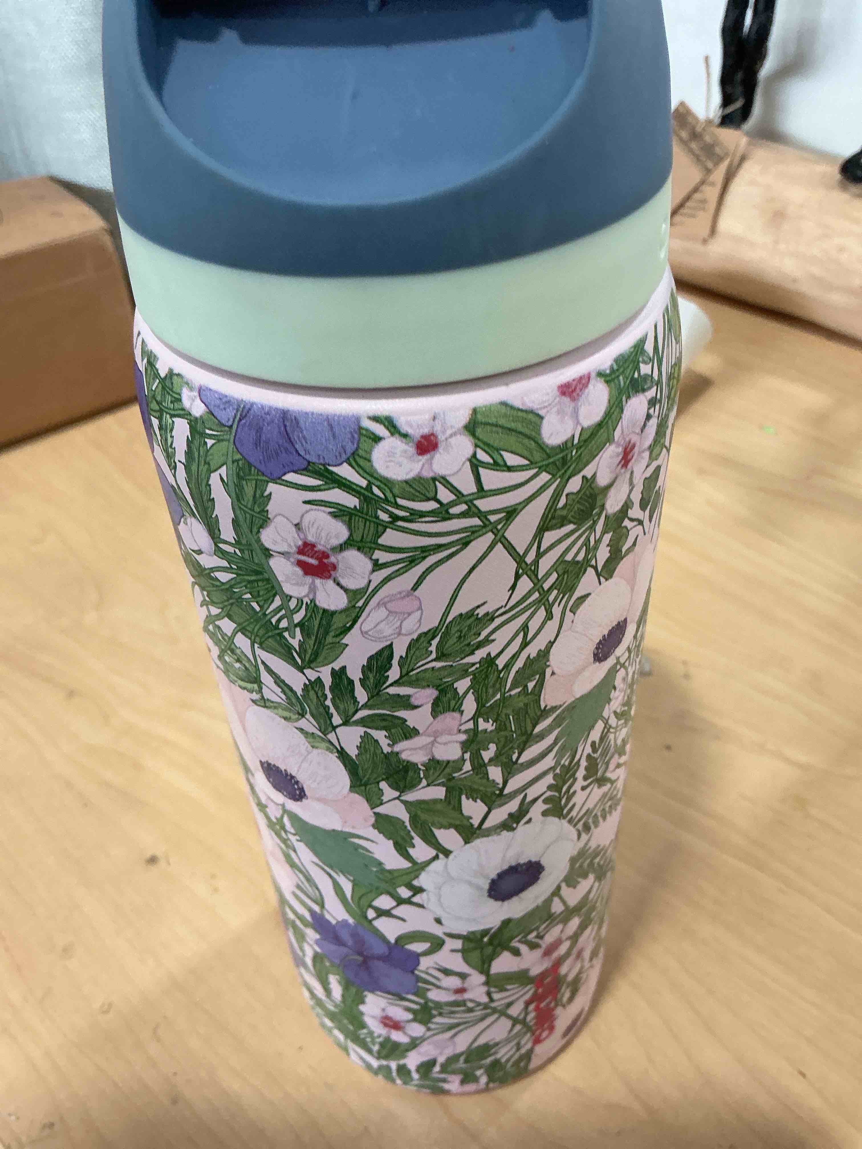 Condition photo showing Brand New for owala freesip insulated stainless steel water bottle with straw for sports and travel, bpa-free, 32oz, foggy tide foggy tide 32 ounces flower print