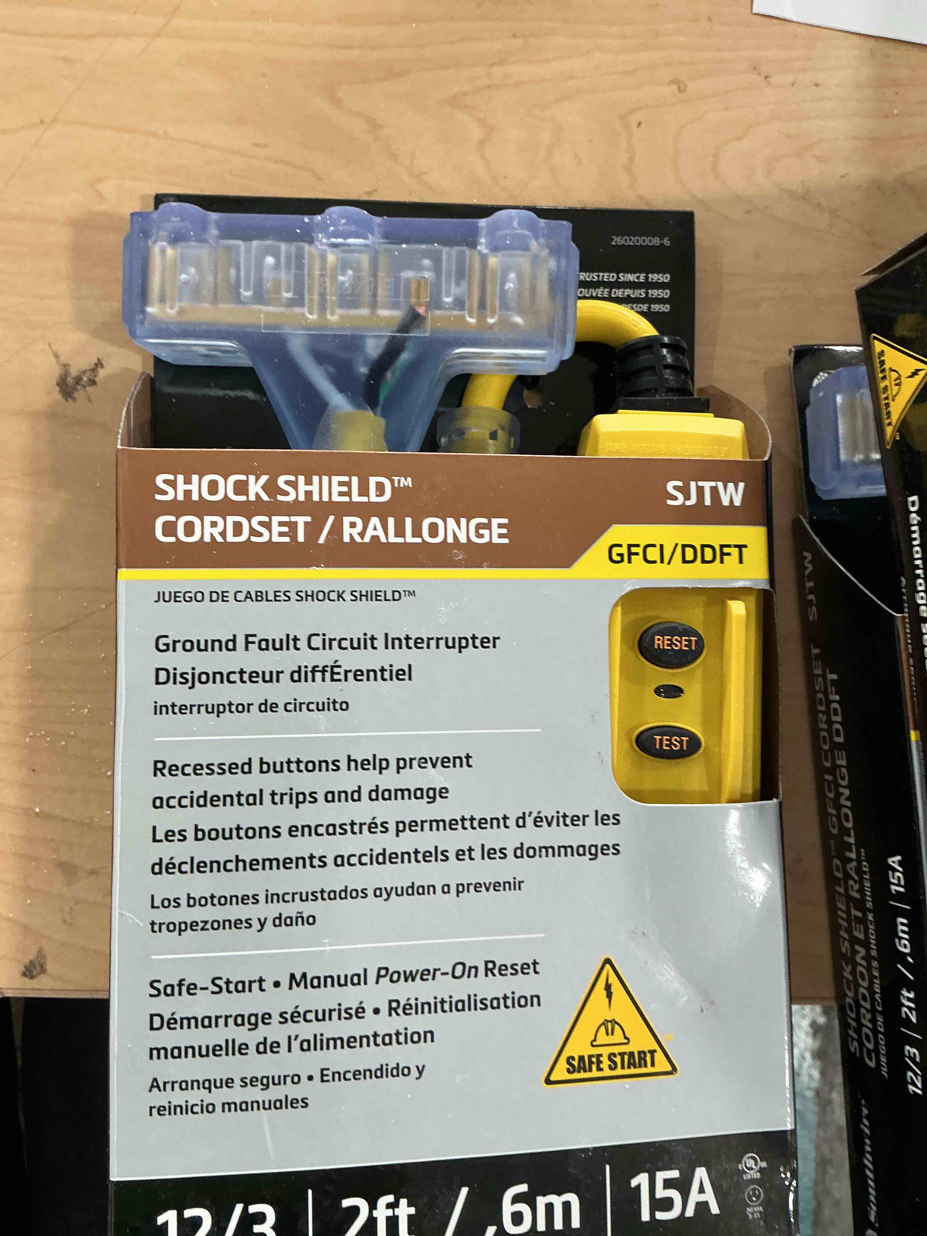 Condition photo showing New/Like New for southwire shock shield 15a inline gfci - 12/3 2' cord - lit tri-source end - ground fault protection - manual reset - durable electric cord