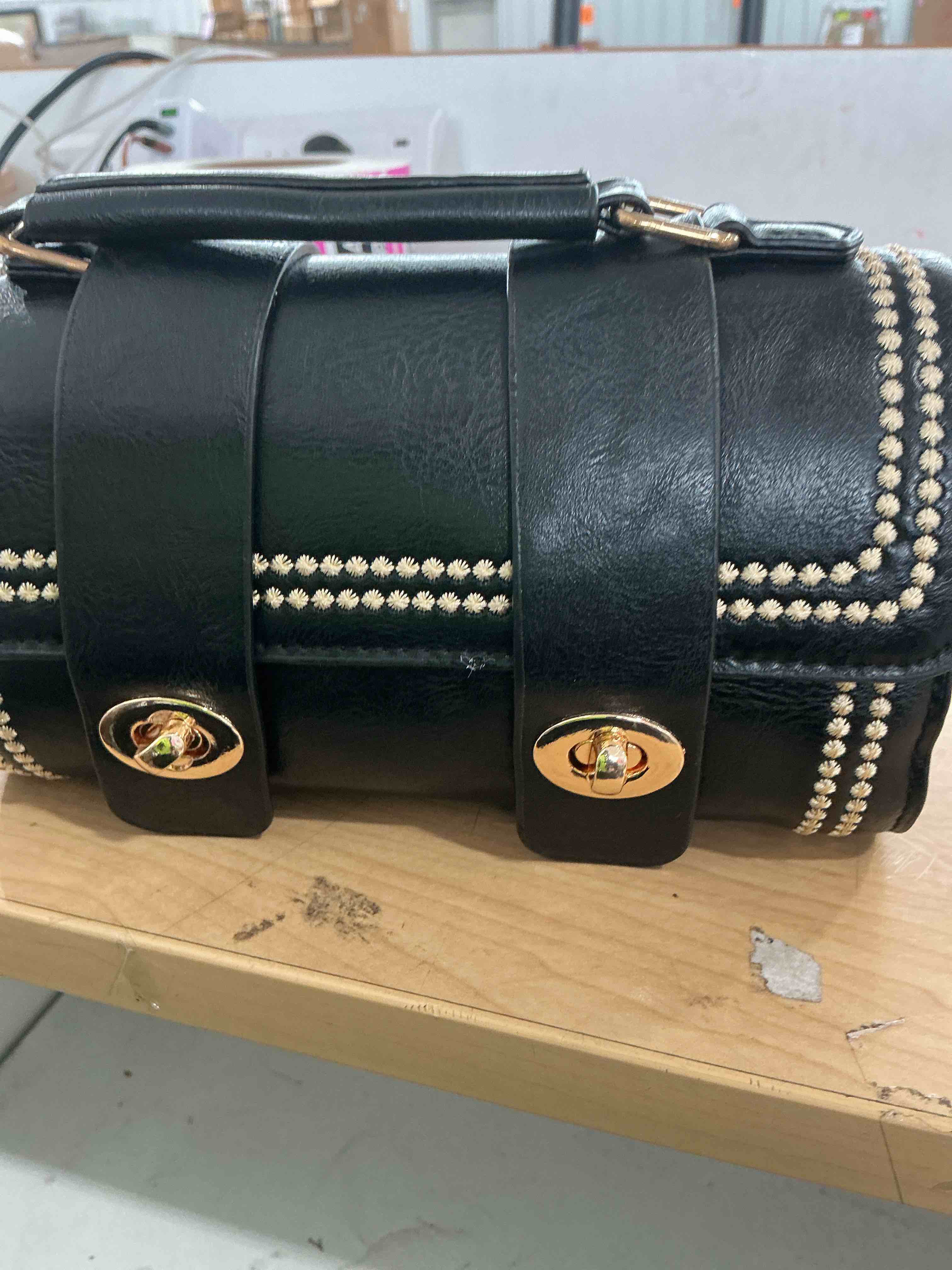 https://s3.amazonaws.com/lotting-images-prod/NonstopDeals/PNK4928492_1780771811932.jpeg