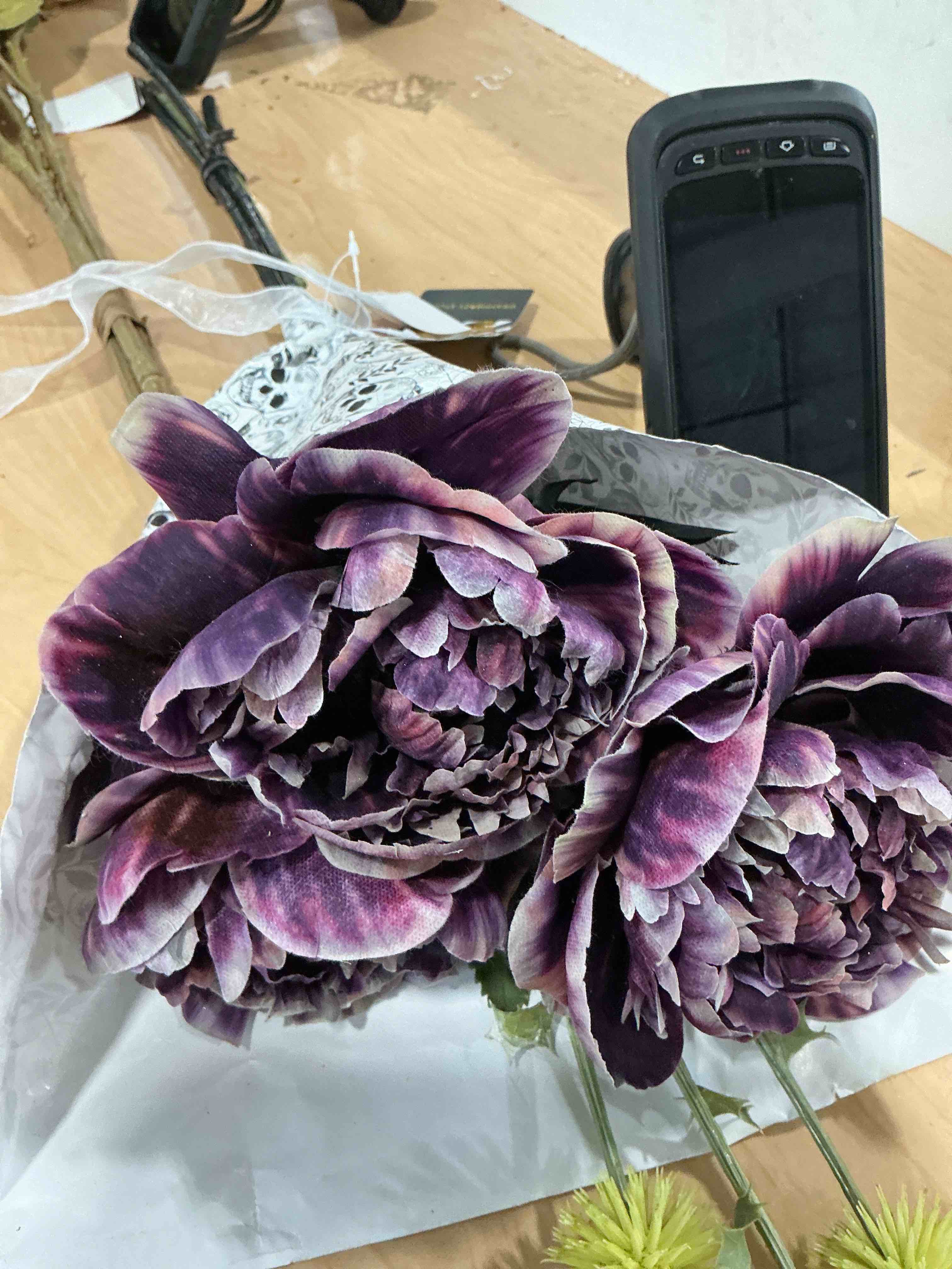 Condition photo showing New/Like New for bouquet premium purple hydrangea artificial flowers bouquets, silk hydrangea flowers with stems, fake hydrangeas arrangement, faux hydrangea decor for home wedding party table centerpieces (purple-2)