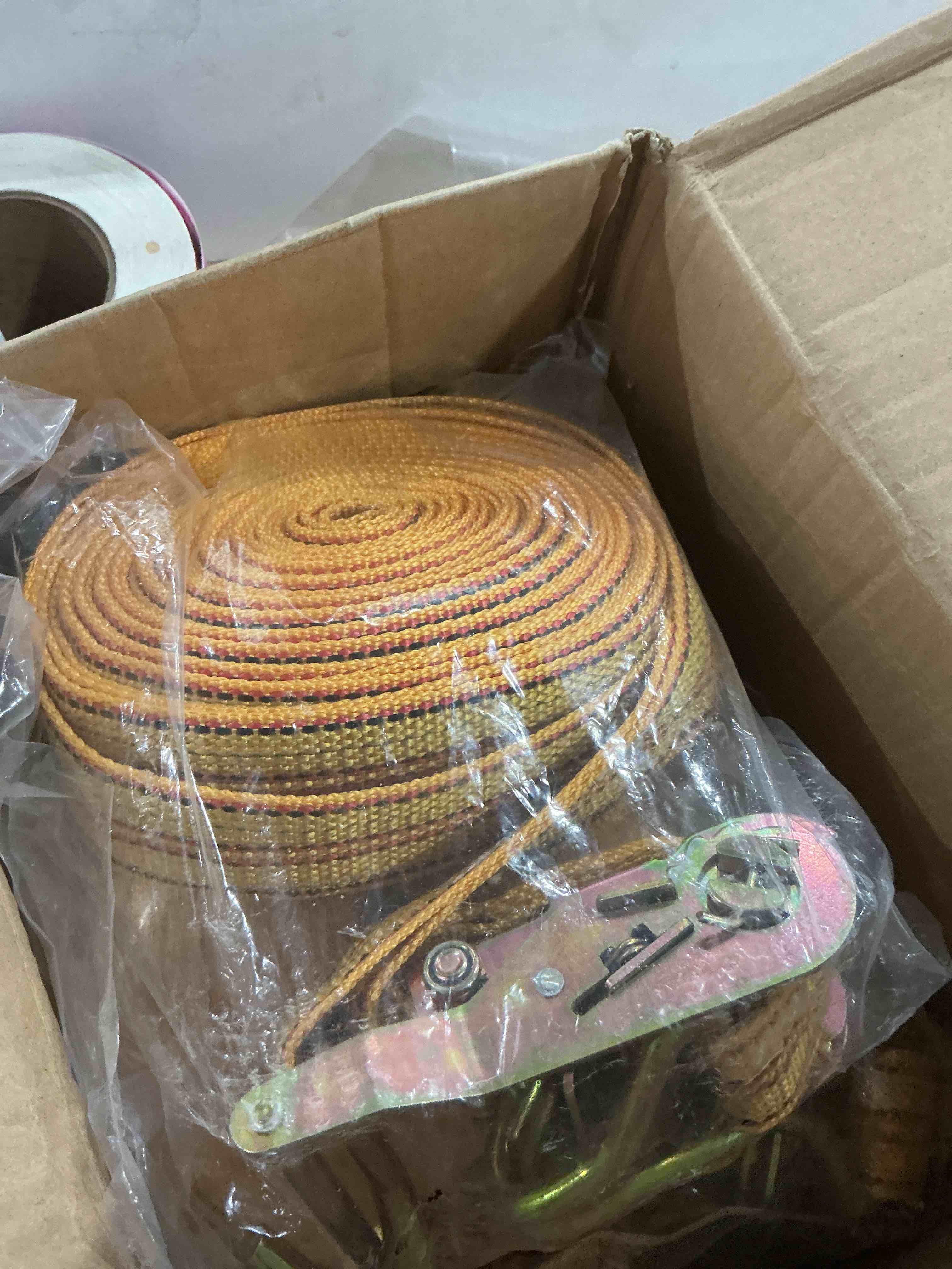 Condition photo showing New/Like New for hubun4 pack ratchet tie down straps, 2" x 20 feet, 8,000 lbs break strength, heavy duty cargo lashing straps with double j hooks for trucks, trailers, and moving