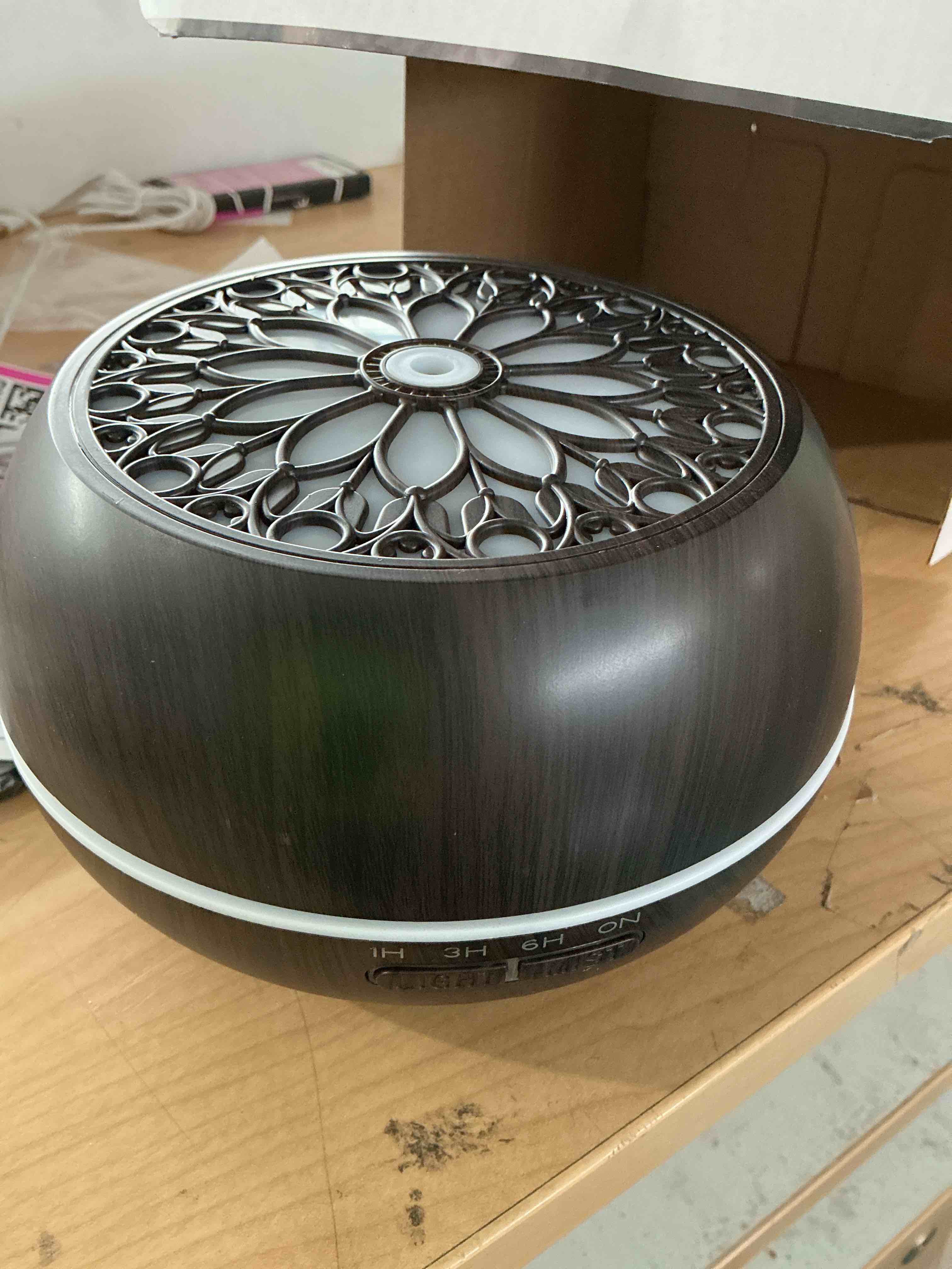 Condition photo showing New/Like New for 550ml large capacity essential oil diffuser 6 essentil oil set aromatherapy ultrasonic air humidifier with timer and 7 color led night light remote control waterless auto-off white wood grain