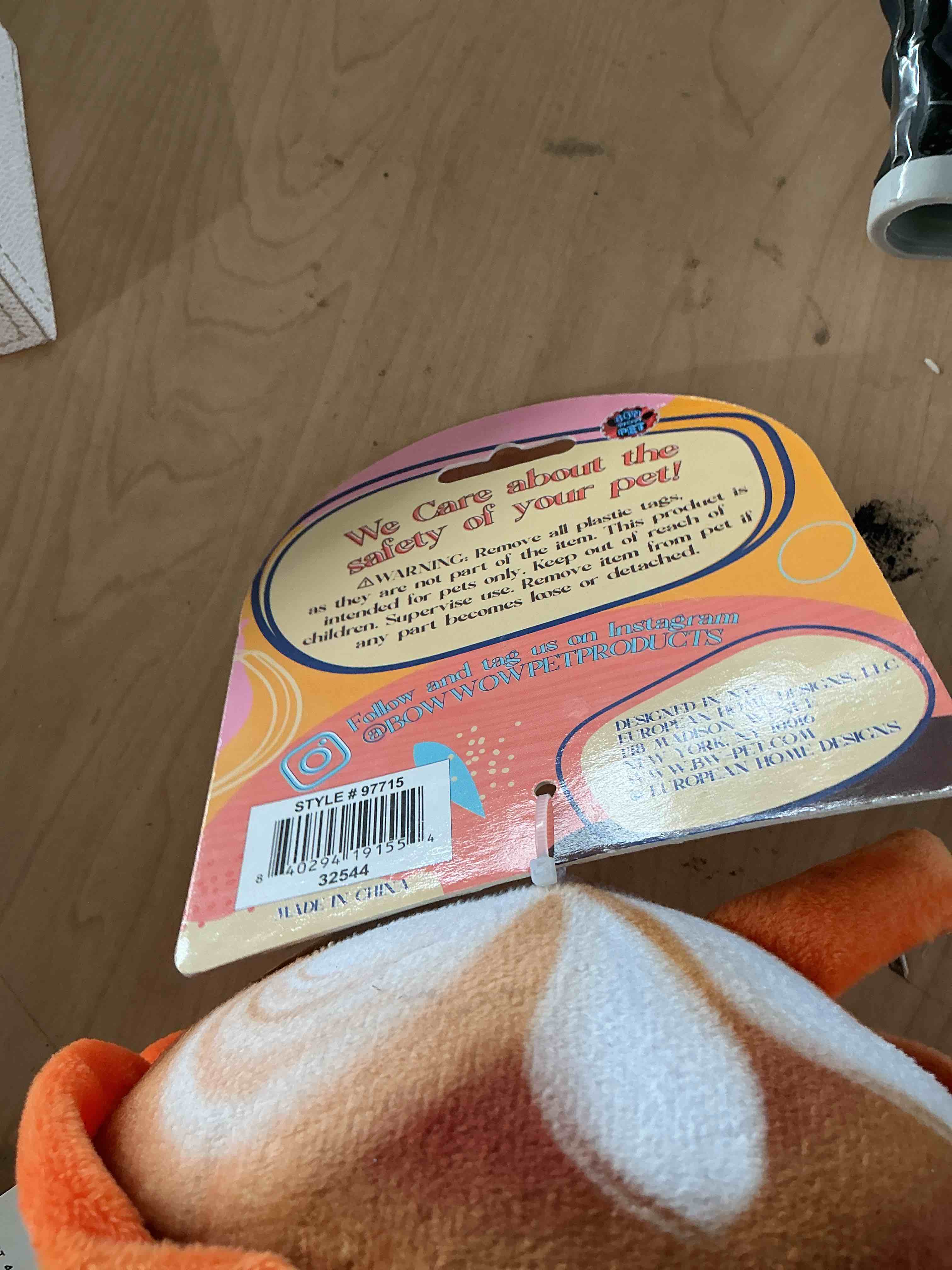 Condition photo showing New/Like New for bow-wow  cup o joe toy for dogs squeak me 