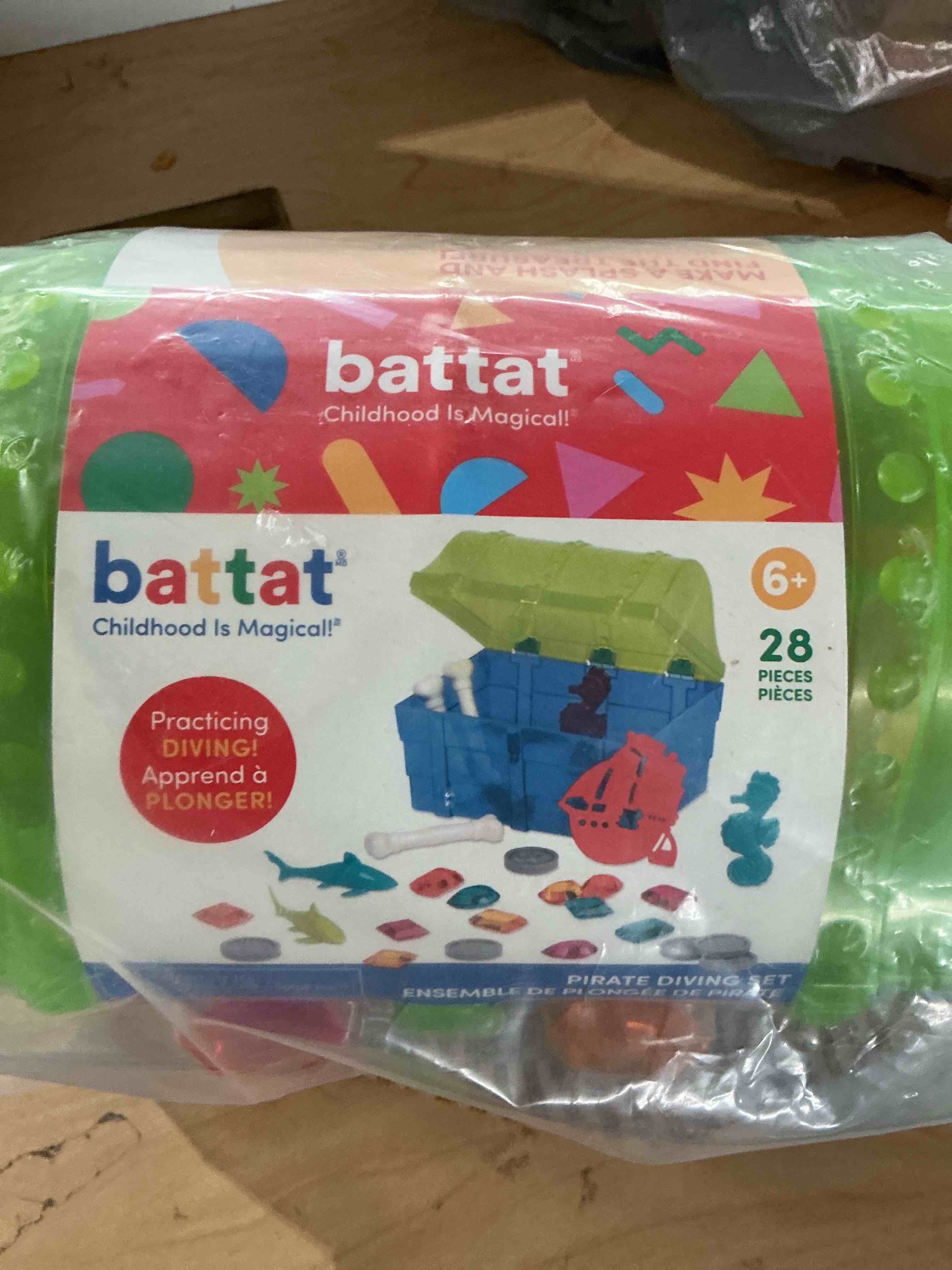 Condition photo showing New/Like New for battat – diving game for kids – water & pool toys – pirate treasure chest – summer beach toys – pirate diving set – 8 years + (28 pieces)