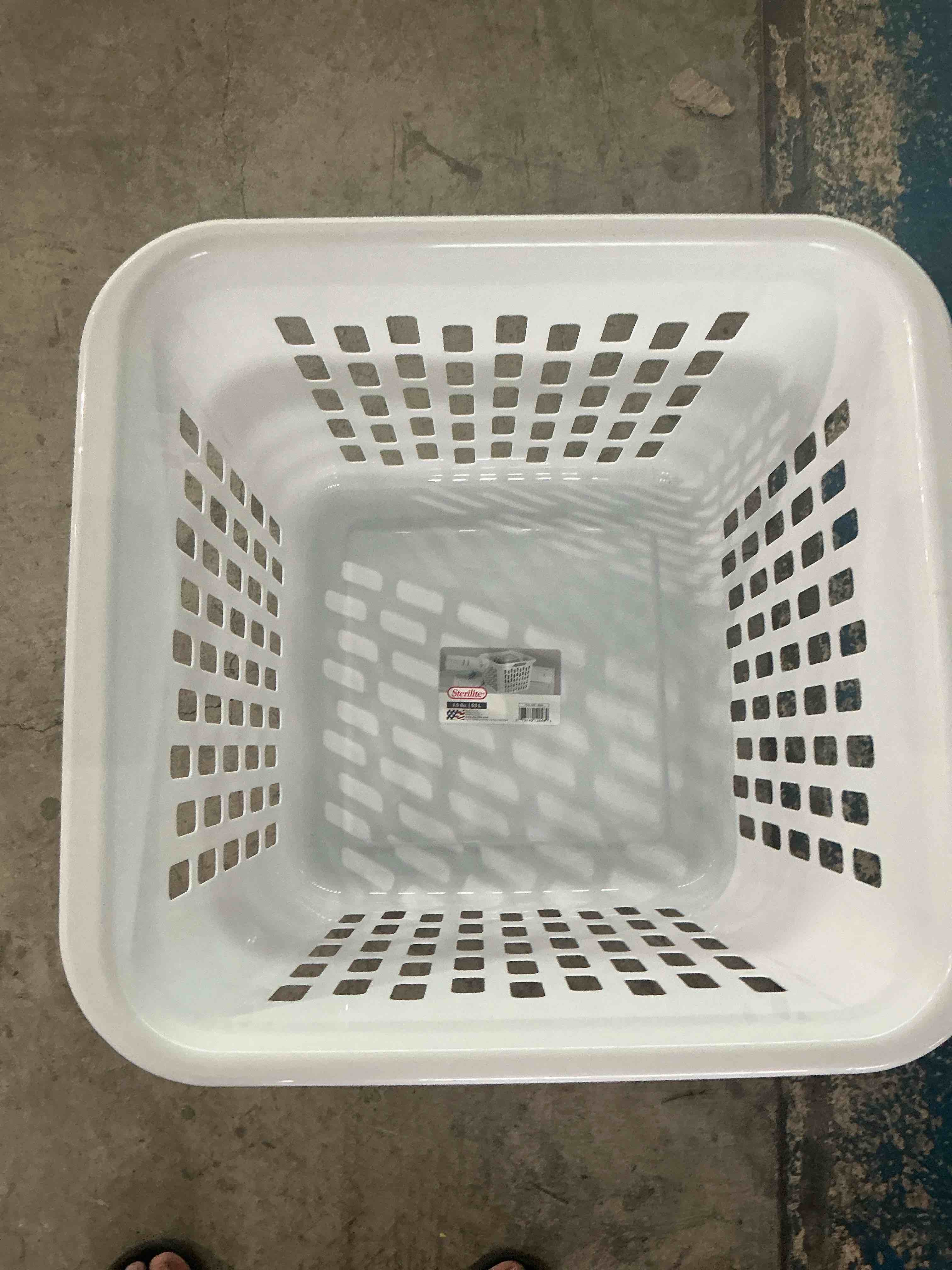 Condition photo showing Good Condition for sterilite 1.5 bushel square laundry basket usa bpa-free large 19"x18.5"x13.5"