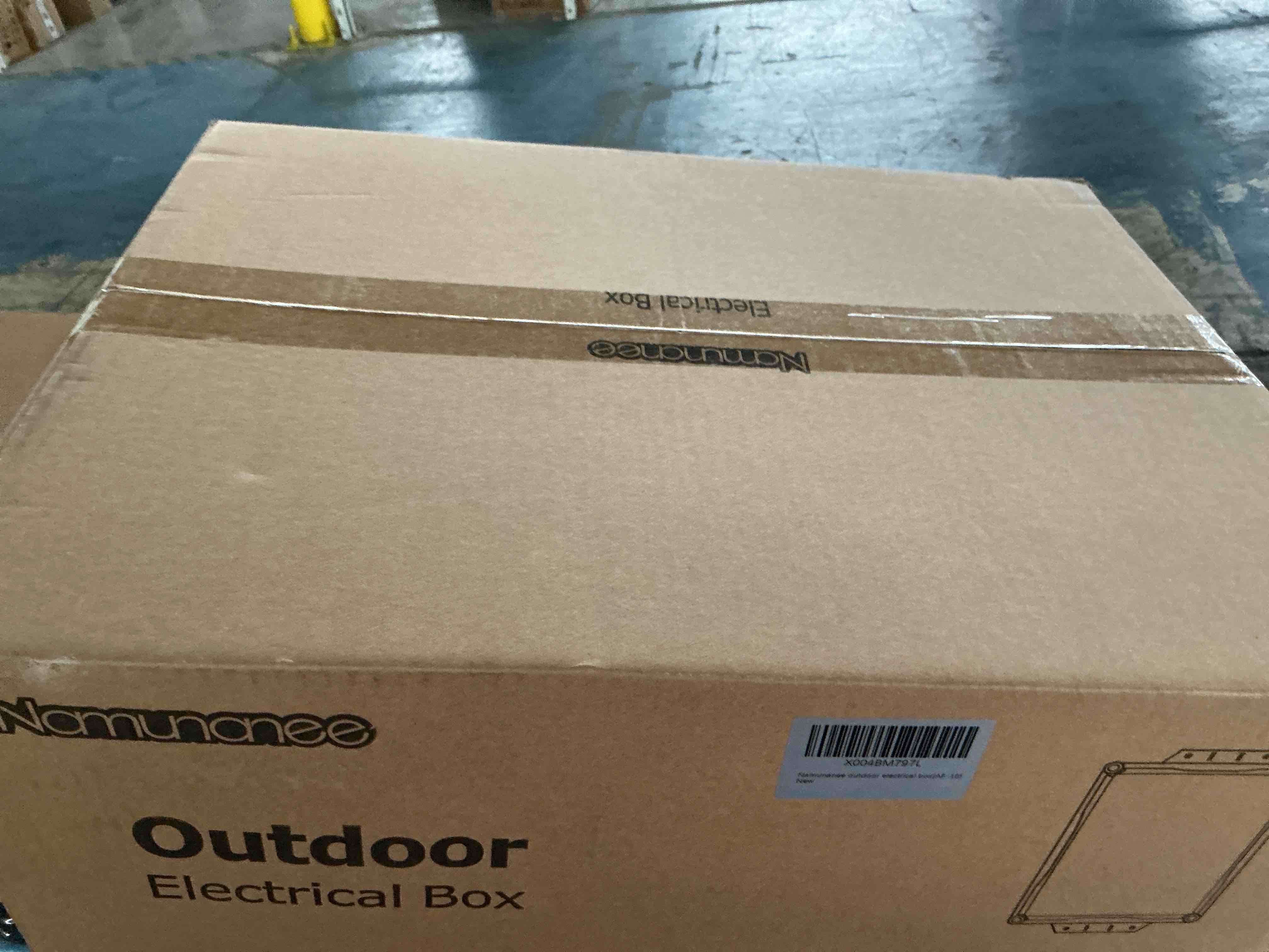 Condition photo showing New/Like New for outdoor electrical junction box, abs water resistant enclosure with acrylic internal mounting panel (16.6" h x 12.7" l x 6.2" w) 16.6"h x 12.7"l x 6.2"w