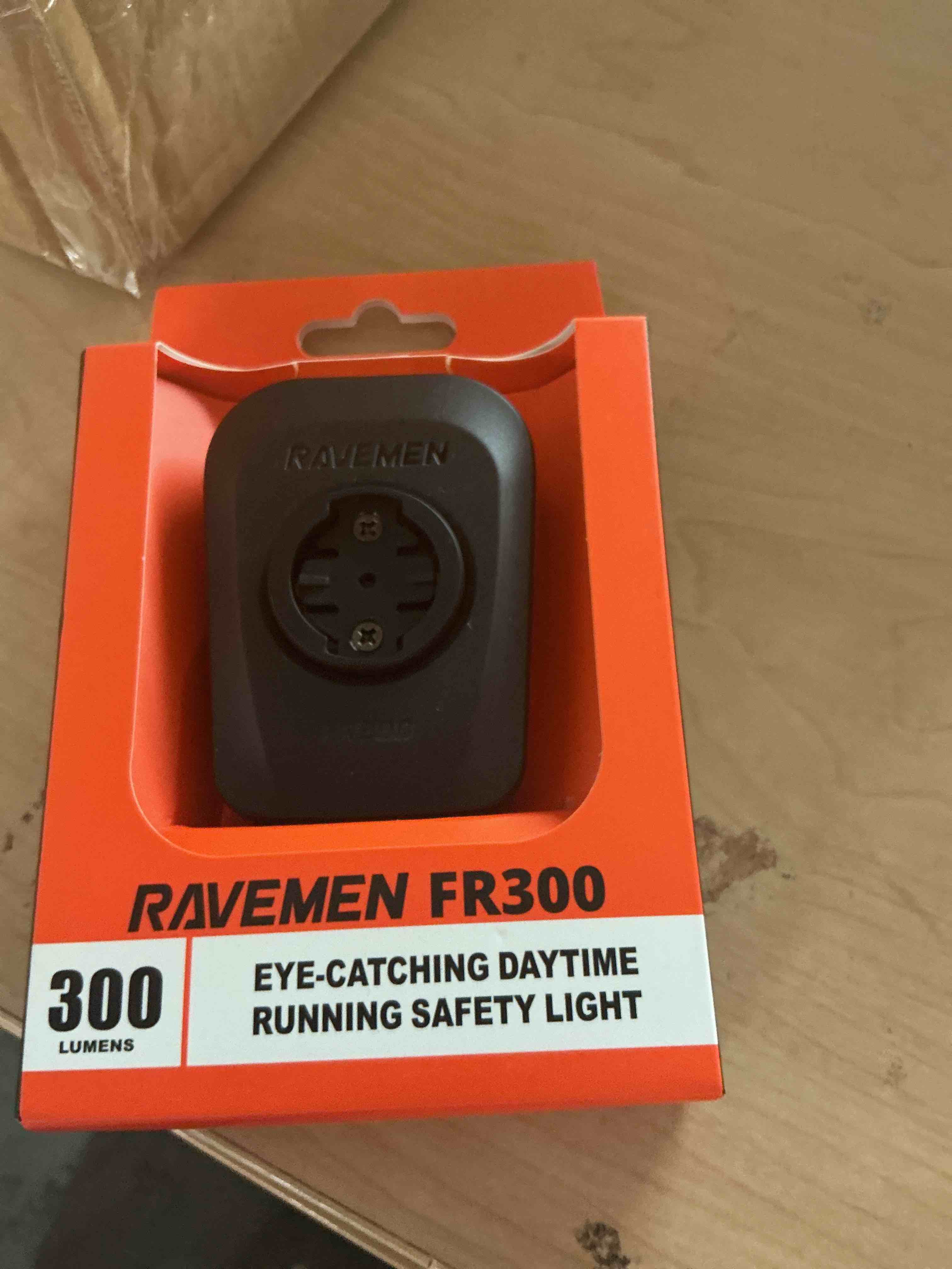 Condition photo showing Brand New for ravemen fr300 front light