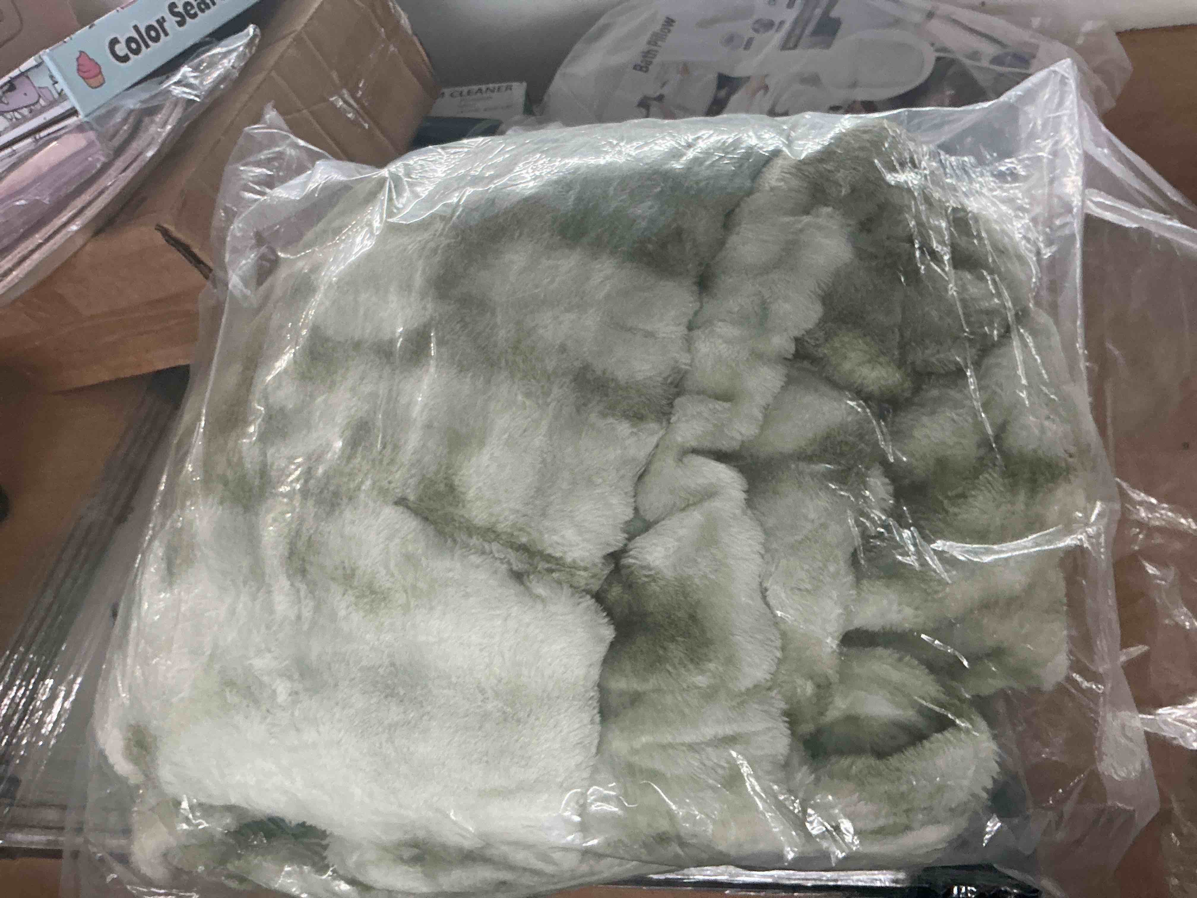 Condition photo showing New/Like New for faux rabbit fur throw blanket, ultra soft plush cozy blanket for couch bed, thick fluffy ruched tie-dye decorative blanket, giftable,50"x60",tie-dye sage
