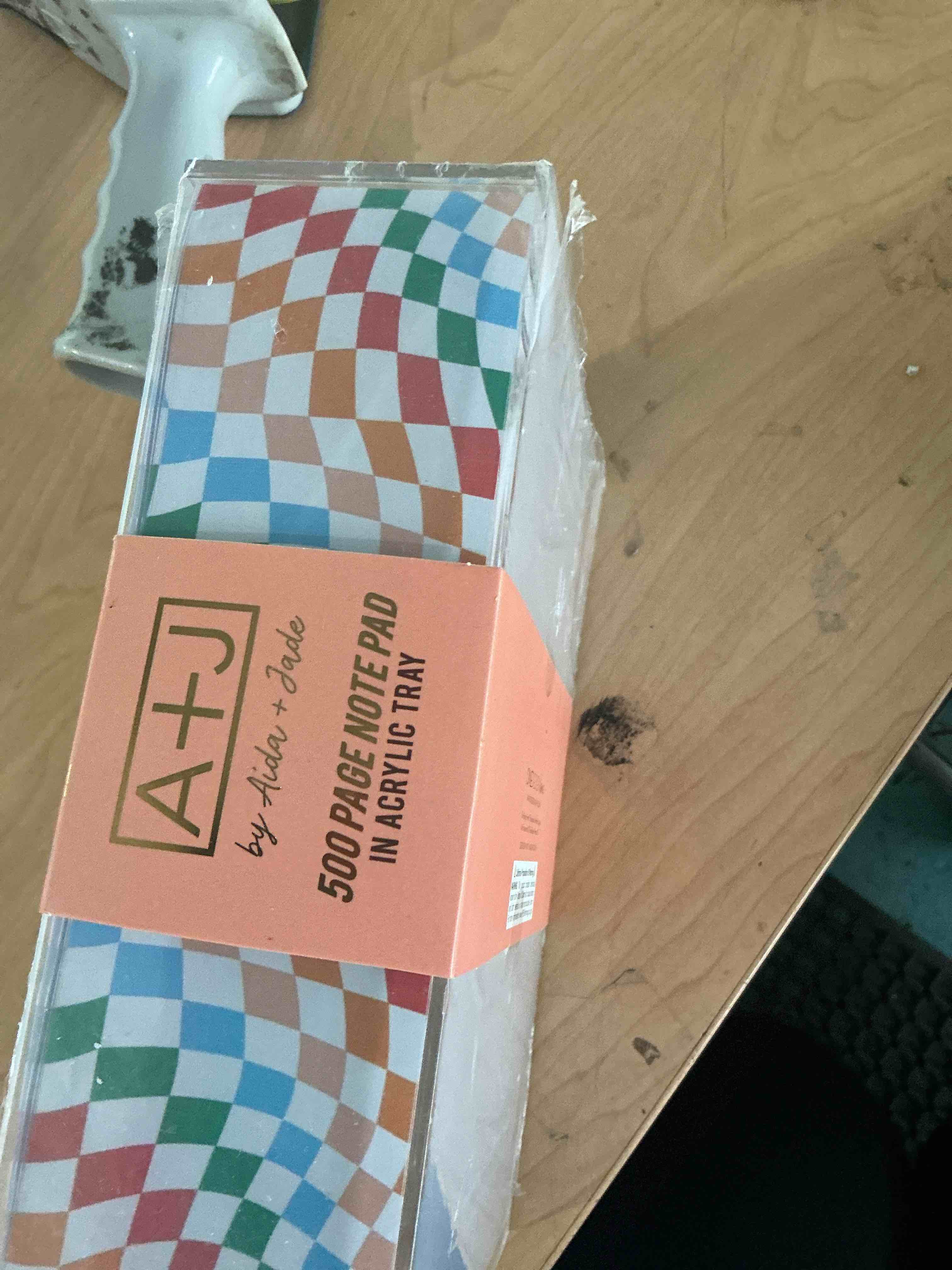 Condition photo showing New/Like New for quality personalized note sheet in clear acrylic tray 500 page notepad, convenient desktop memo pad