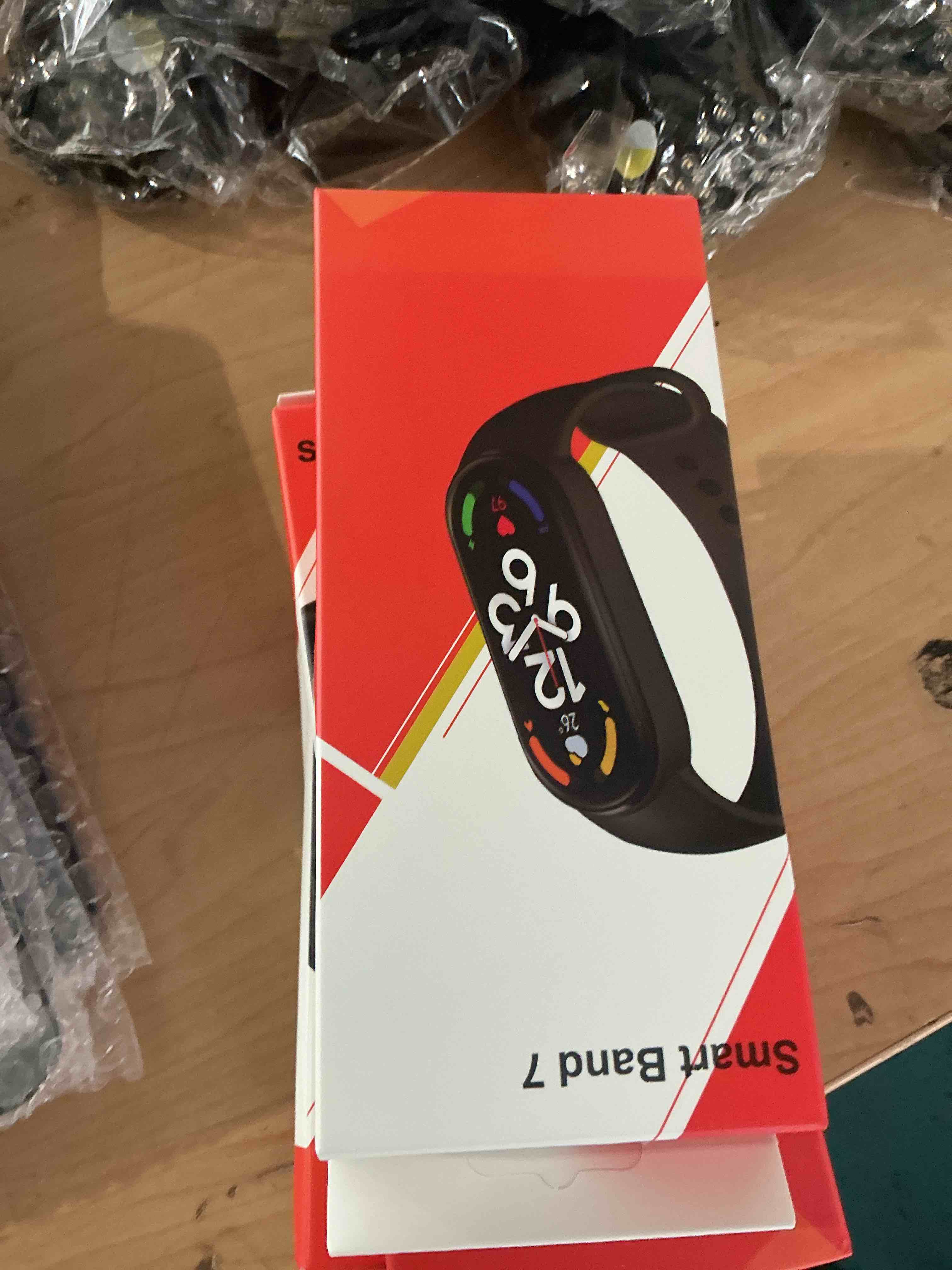 Condition photo showing New/Like New for xiaomi smart band 9 global version (2024) 1.62" amoled display | 233 mah battery | up to 21 days of battery life | over 150 workout modes | bt 5.4 | 50m water resistant - midnight black