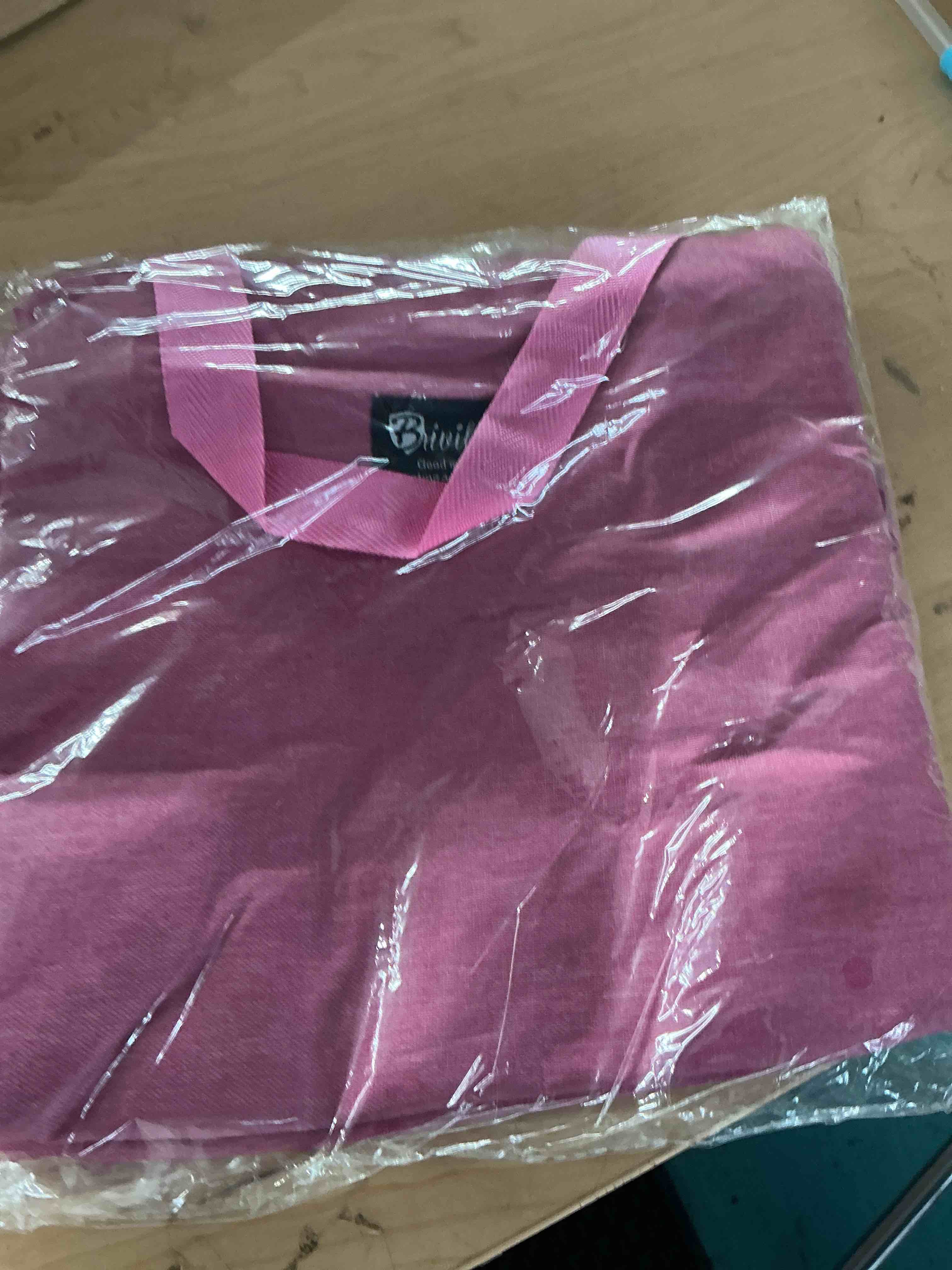 Condition photo showing New/Like New for lunch bag, insulated lunch box bag, reusable leakproof portable tote for women, men, office, work, beach or travel, pink