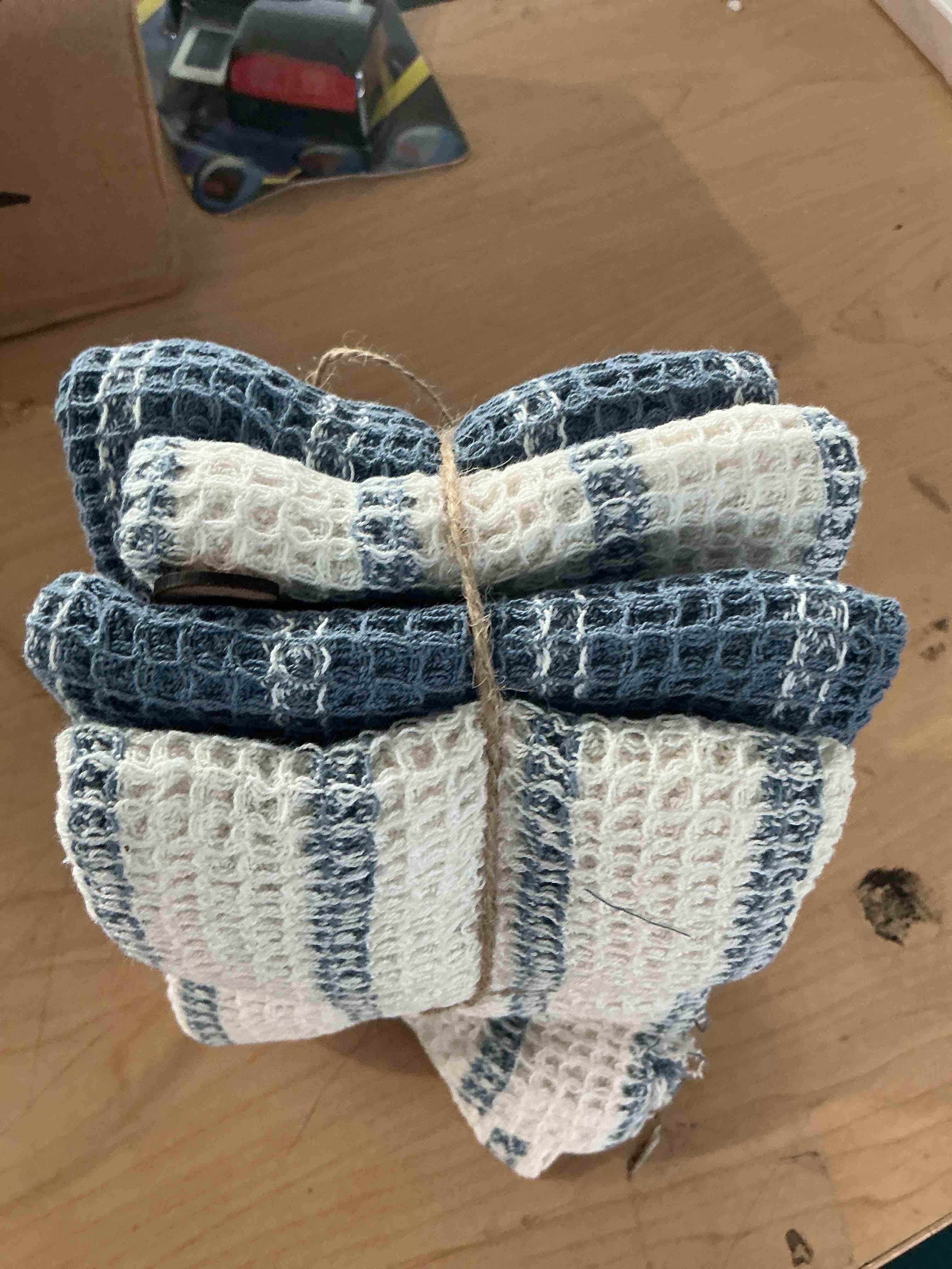 Condition photo showing New/Like New for dii everyday kitchen collection assorted dishcloth set, 12x12, stone, 4 count