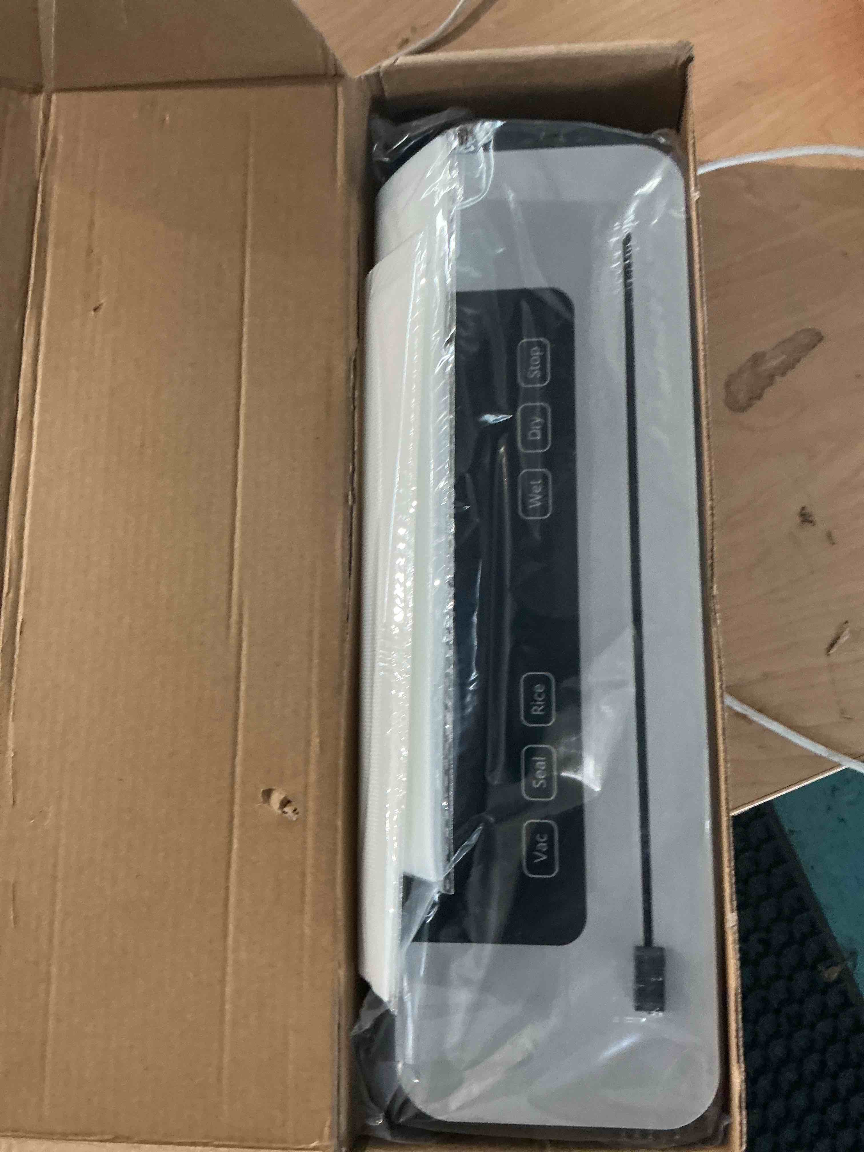 Condition photo showing New/Like New for vacuum sealer machine 75kpa, food sealer for kitchen storage & meal prep, 6-in-1 dry/moist modes & digital timer, built-in cutter