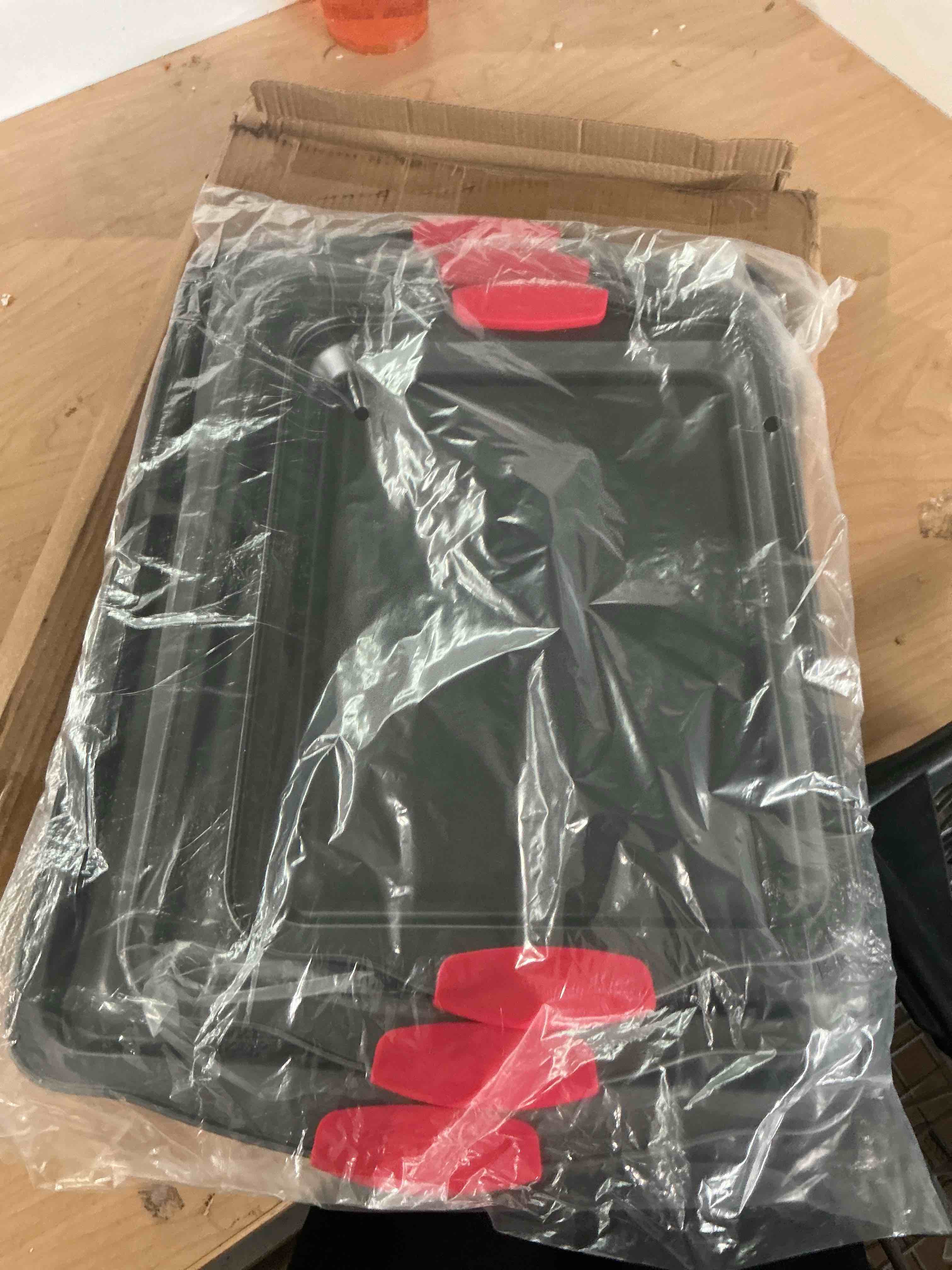 Condition photo showing New/Like New for nutrichef 3-piece nonstick kitchen oven baking pans - premium & stylish non-stick steel, commercial grade restaurant quality metal bakeware with red silicone handles - easy to clean, ncsbs3s 3-piece set