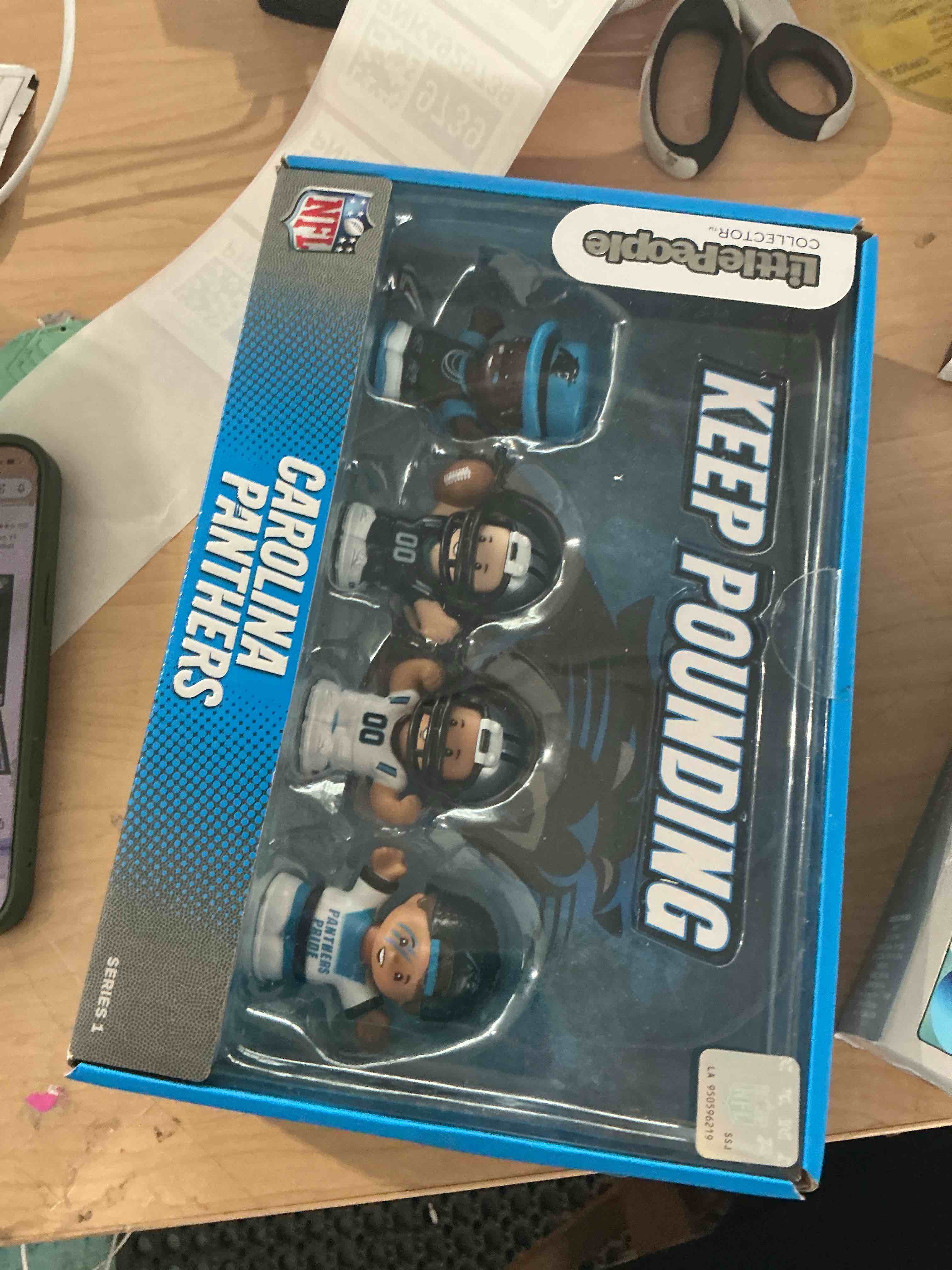 Condition photo showing New/Like New for party animal teenymates nfl action figures gift set, with4 player figures, coach & collectible field puzzle, nfl football toys for kids & fans