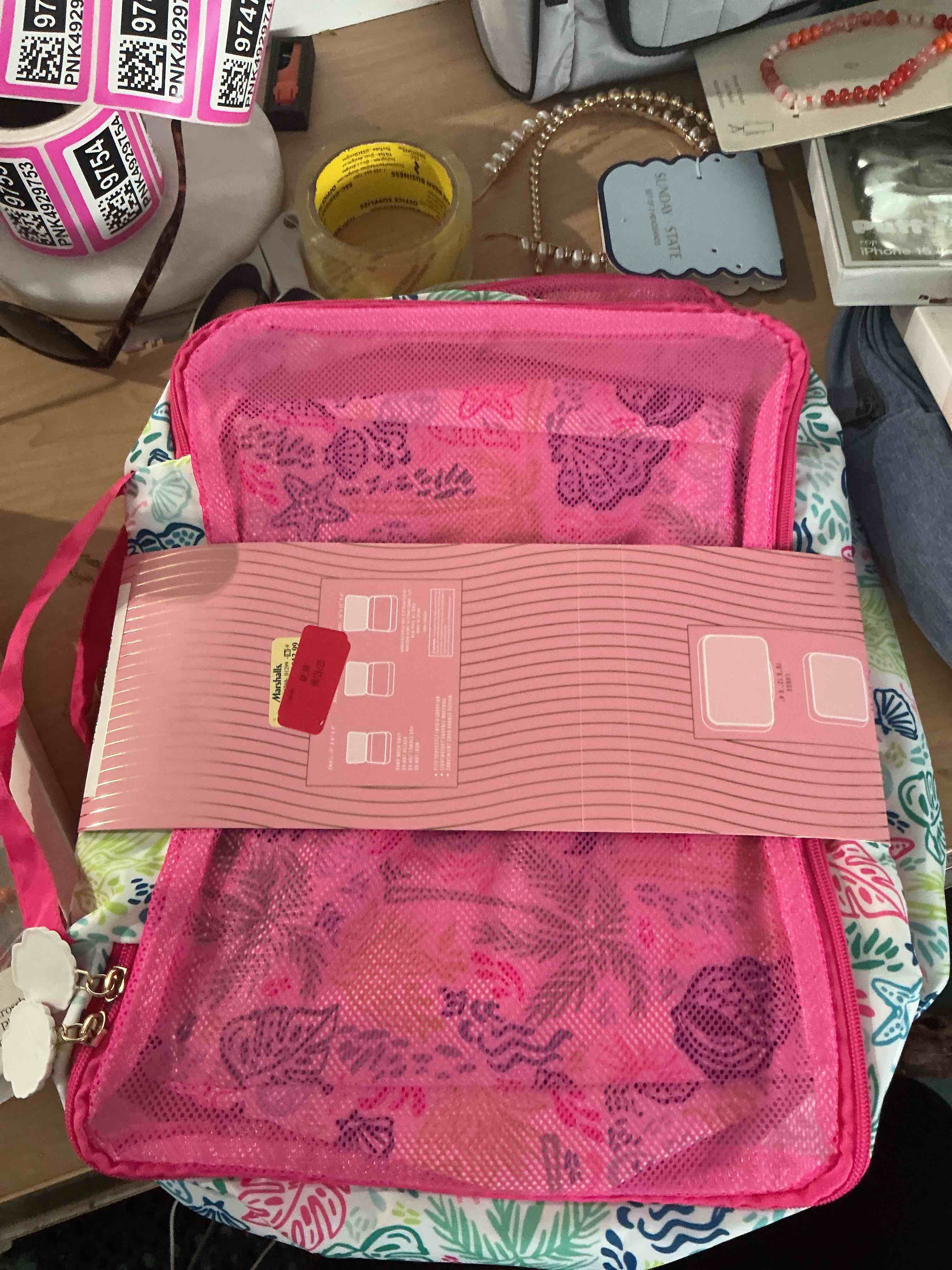 Condition photo showing New/Like New for wondering packing cube three-piece travel set