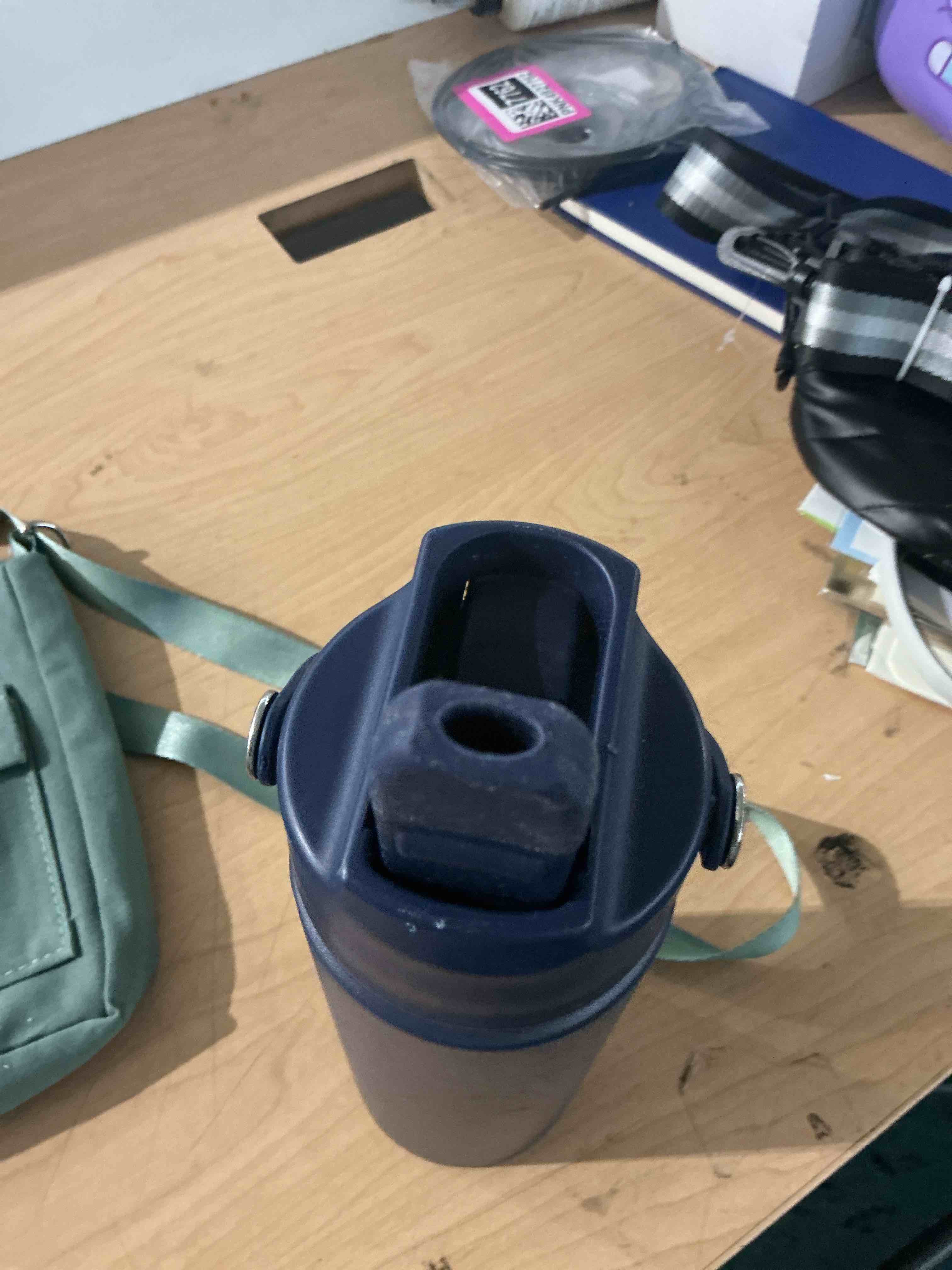 Condition photo showing Good Condition for hydro flow 17 ounce chug lid bottle