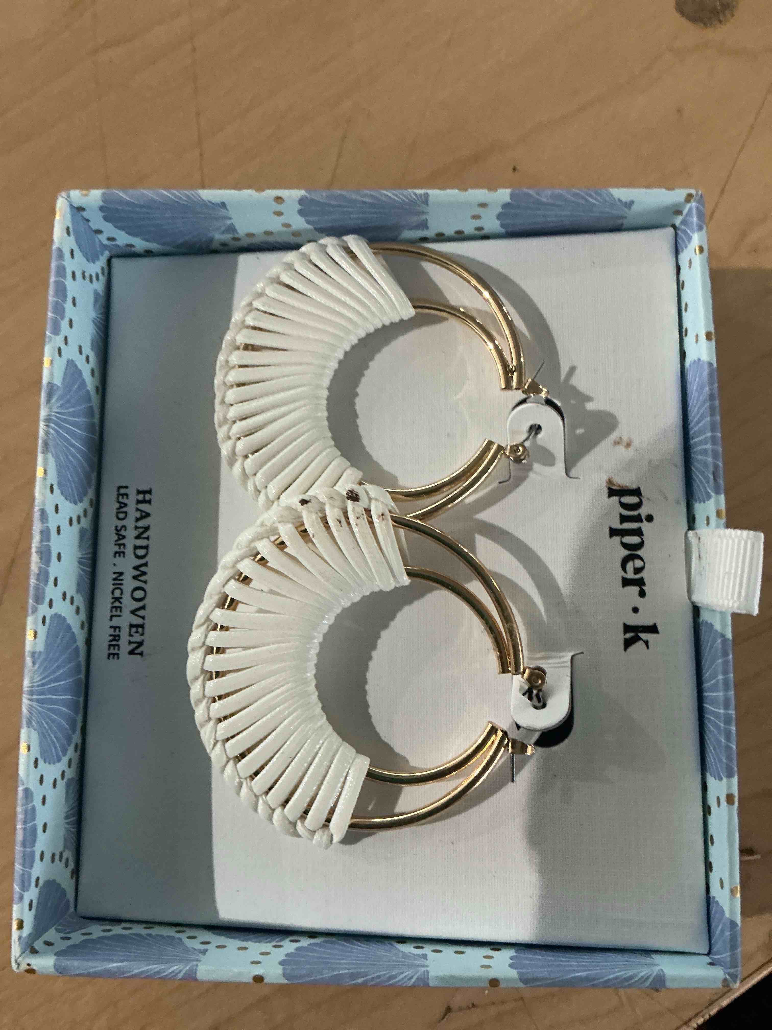 Condition photo showing New/Like New for piper – k earrings