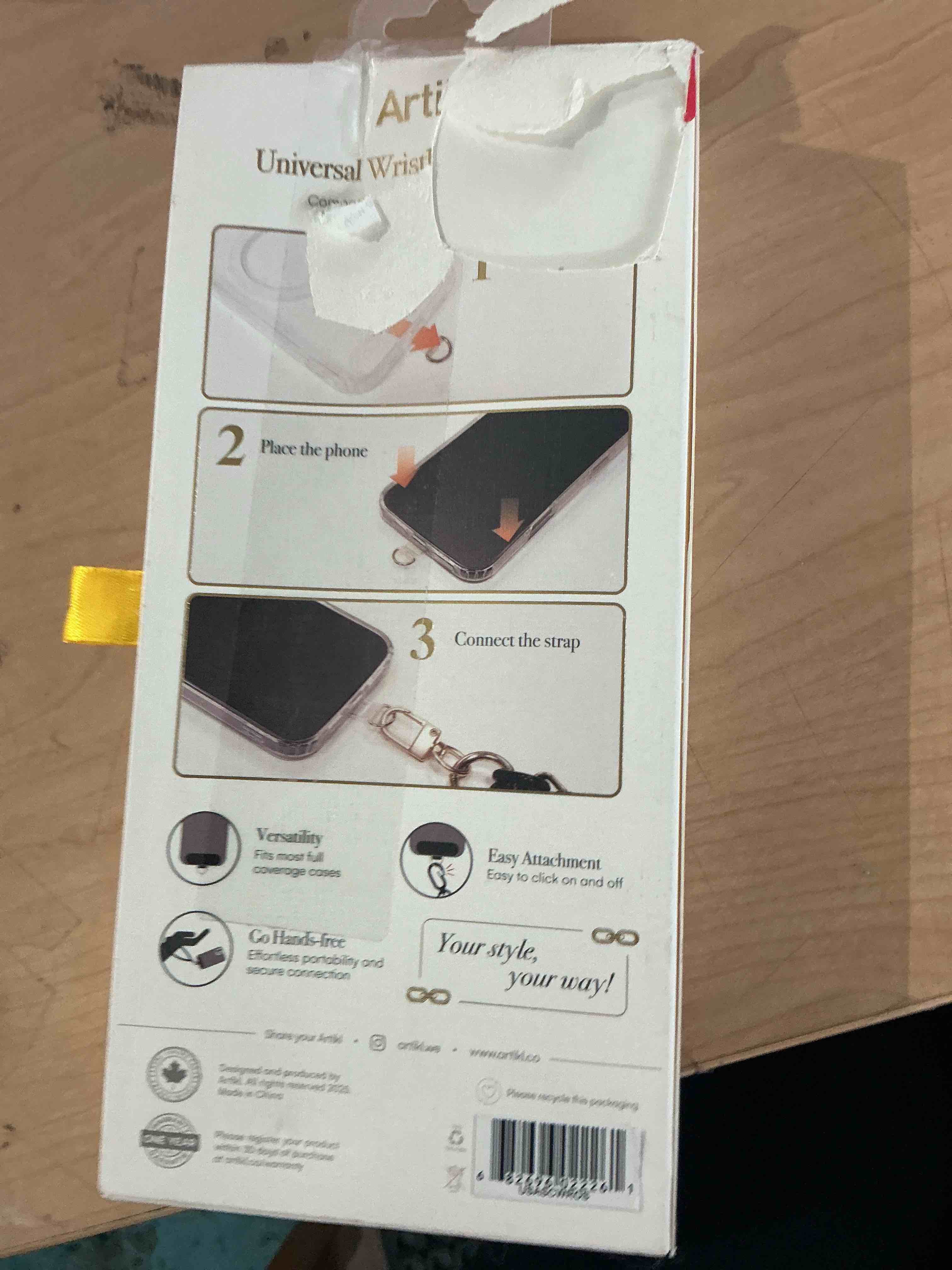 Condition photo showing New/Like New for artikl universal wristlet phone strap clip click and go