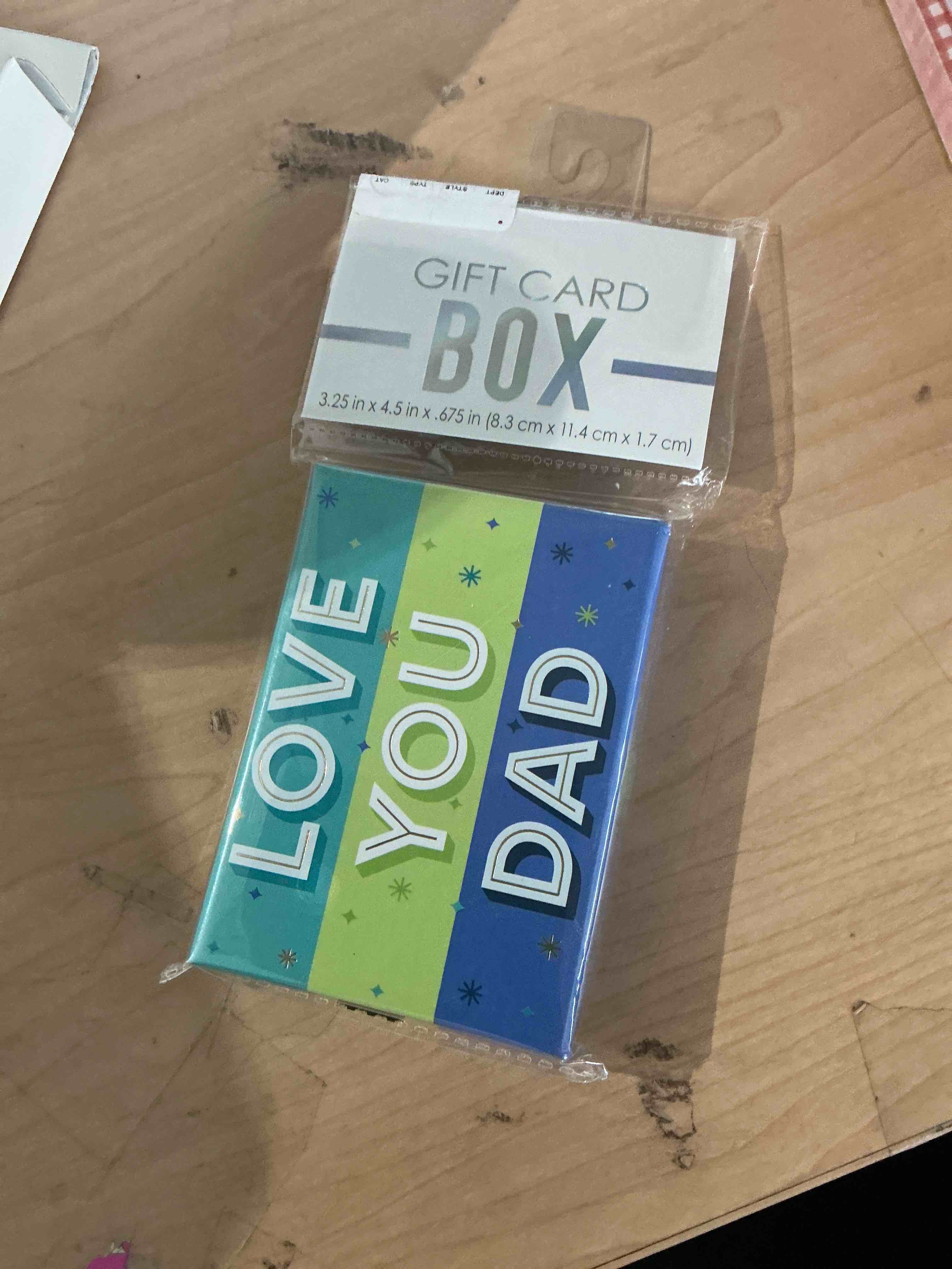 Condition photo showing New/Like New for gift card box for dad