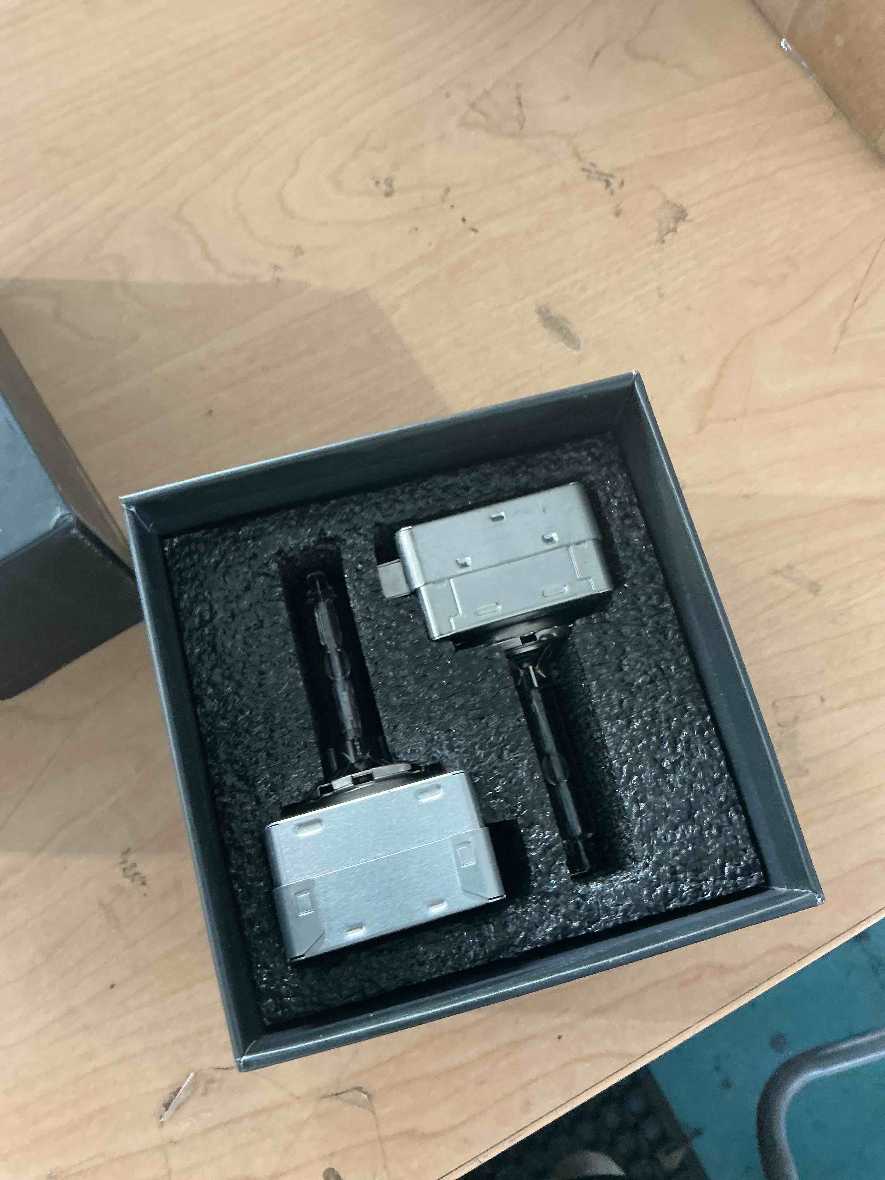 Condition photo showing New/Like New for torchbeam d1s hid xenon bulbs, 8000k ice blue 1:1 same size 10x brighter 66144 66140 85140 85415 replace d1s hid bulbs, pack of 2