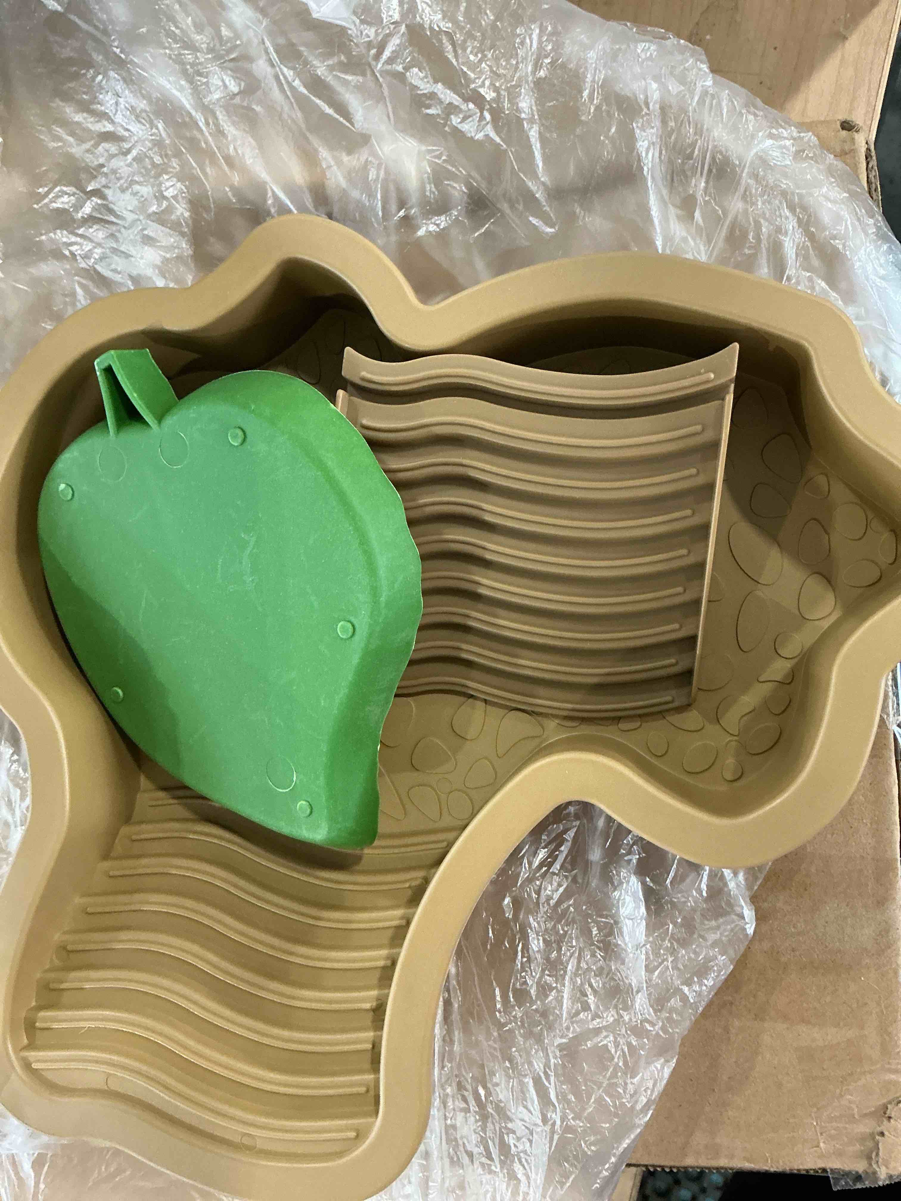 Condition photo showing Good Condition for pinvnby large reptile bathing pool tortoise water dish with removable ramp and leaf reptile food dish & water bowl tortoise habitat accessories for turtle lizard gecko snake (yellow) style 1:yellow