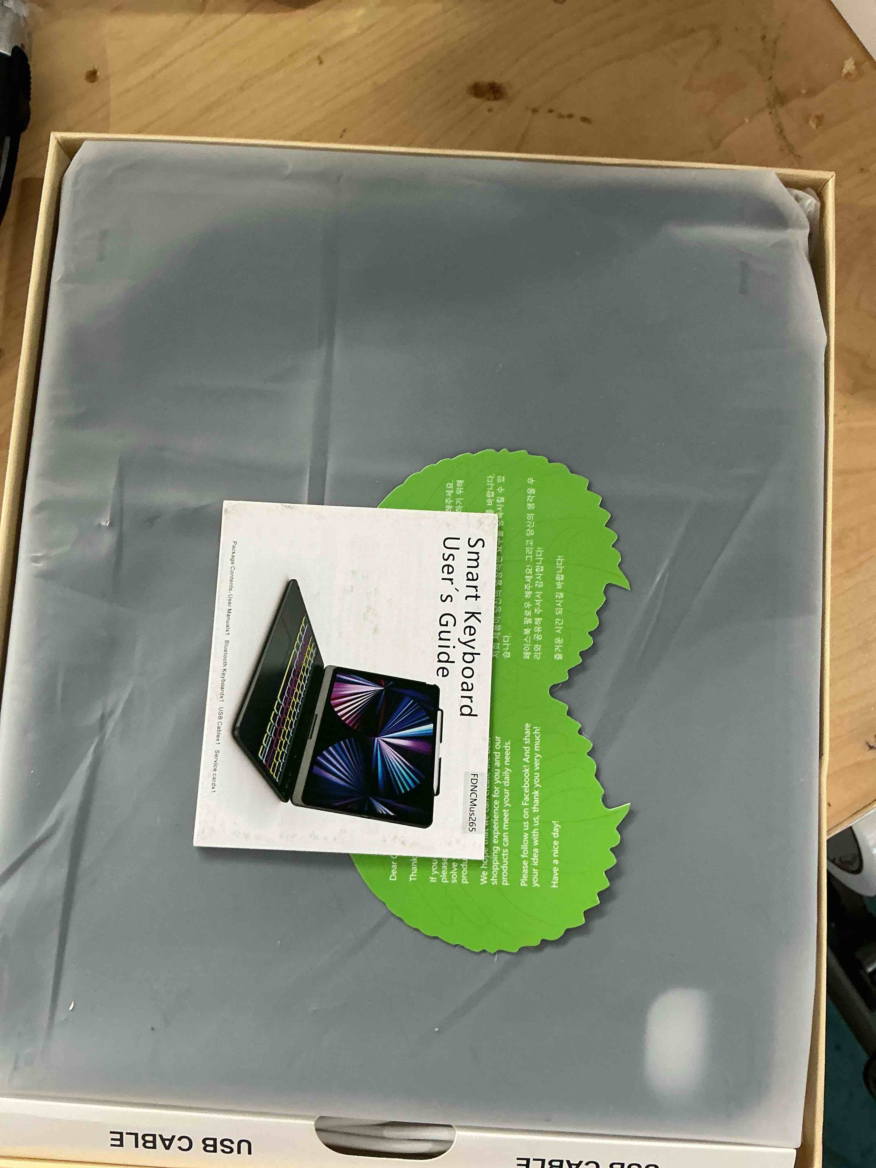 Condition photo showing Good Condition for fuwang touch keyboard case for ipad pro 13 inch (m5/m4) 2025/2024, 360° swivel for ipad pro 13 inch case with keyboard, 7 colors backlit with multi-touch trackpad keyboard case for ipad pro 13 inch black