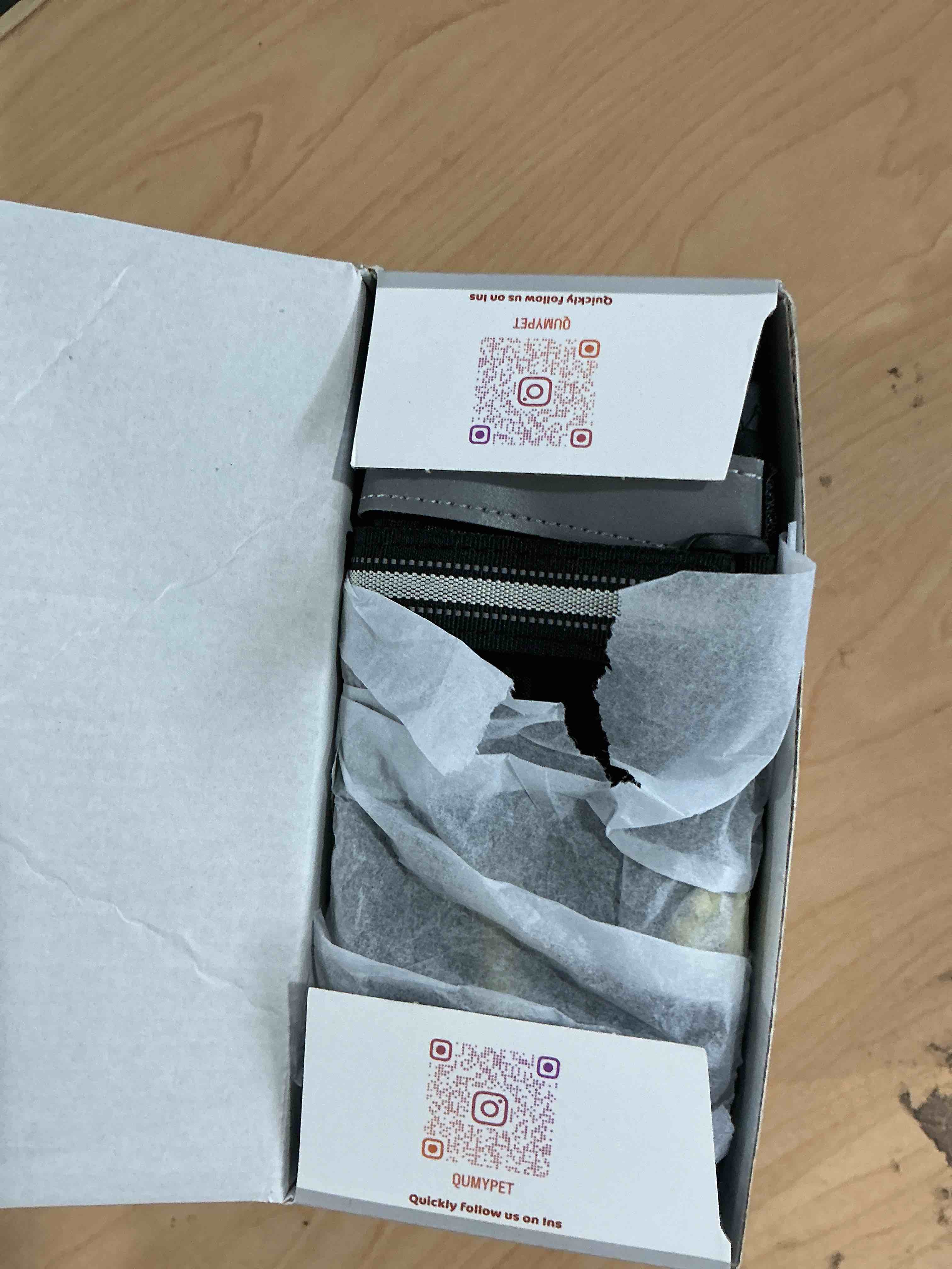 Condition photo showing New/Like New for qumy dog shoes for large dogs, medium dog boots & paw protectors for winter snowy day, summer hot pavement, water-resistant in rainy weather, outdoor walking, indoor hardfloors skid-resistant sole black size 6: 2.6''x3.0''(w*l) (pack of 4)