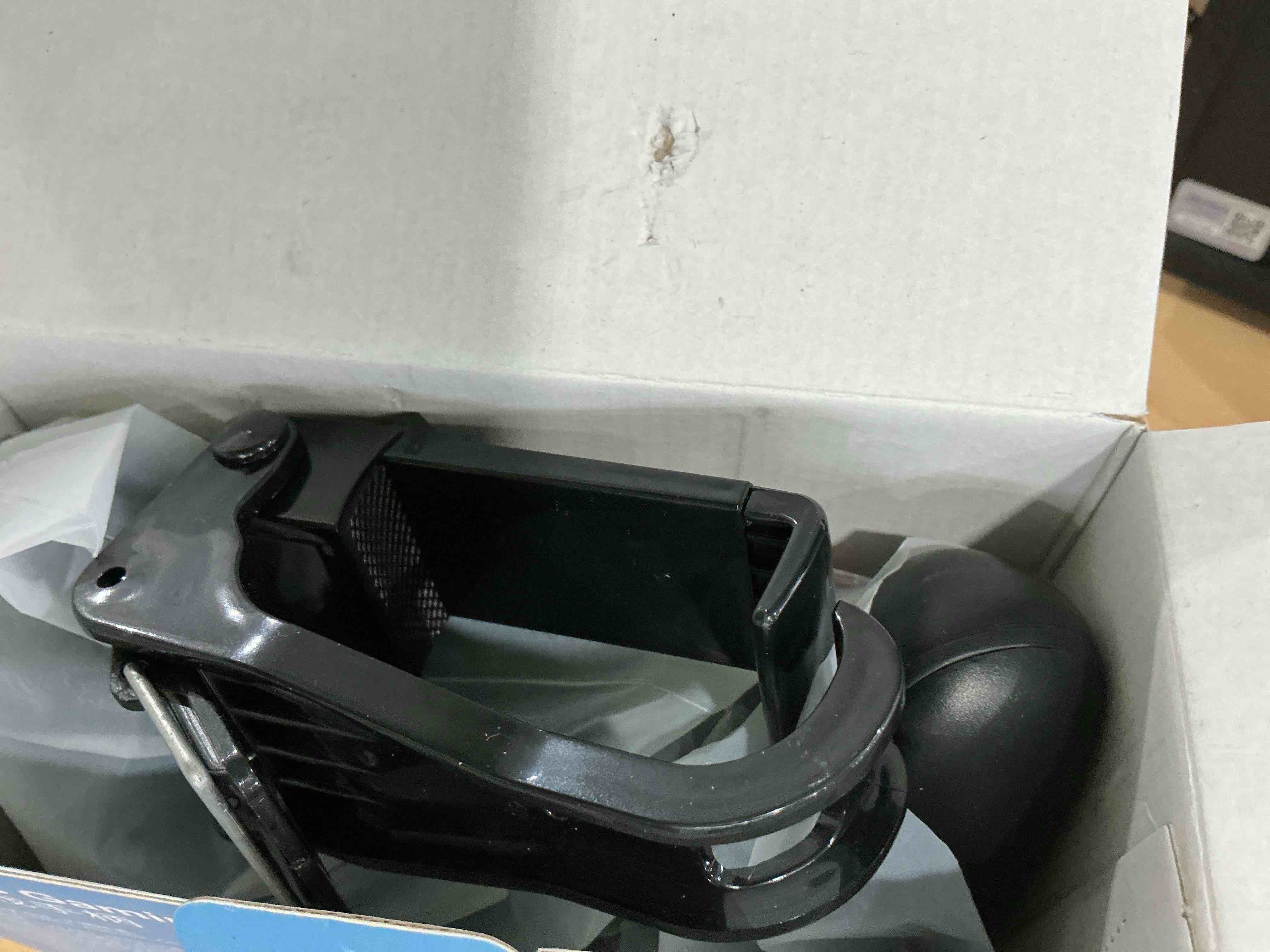 Condition photo showing Good Condition for megadream wireless mobile gaming controller gamepad for iphone/android/ipad/pc/switch/ps4/ipad joystick with phone holder, supported cloud game, streaming on ps5/x-box, turbo, direct play, iphone 17 original black