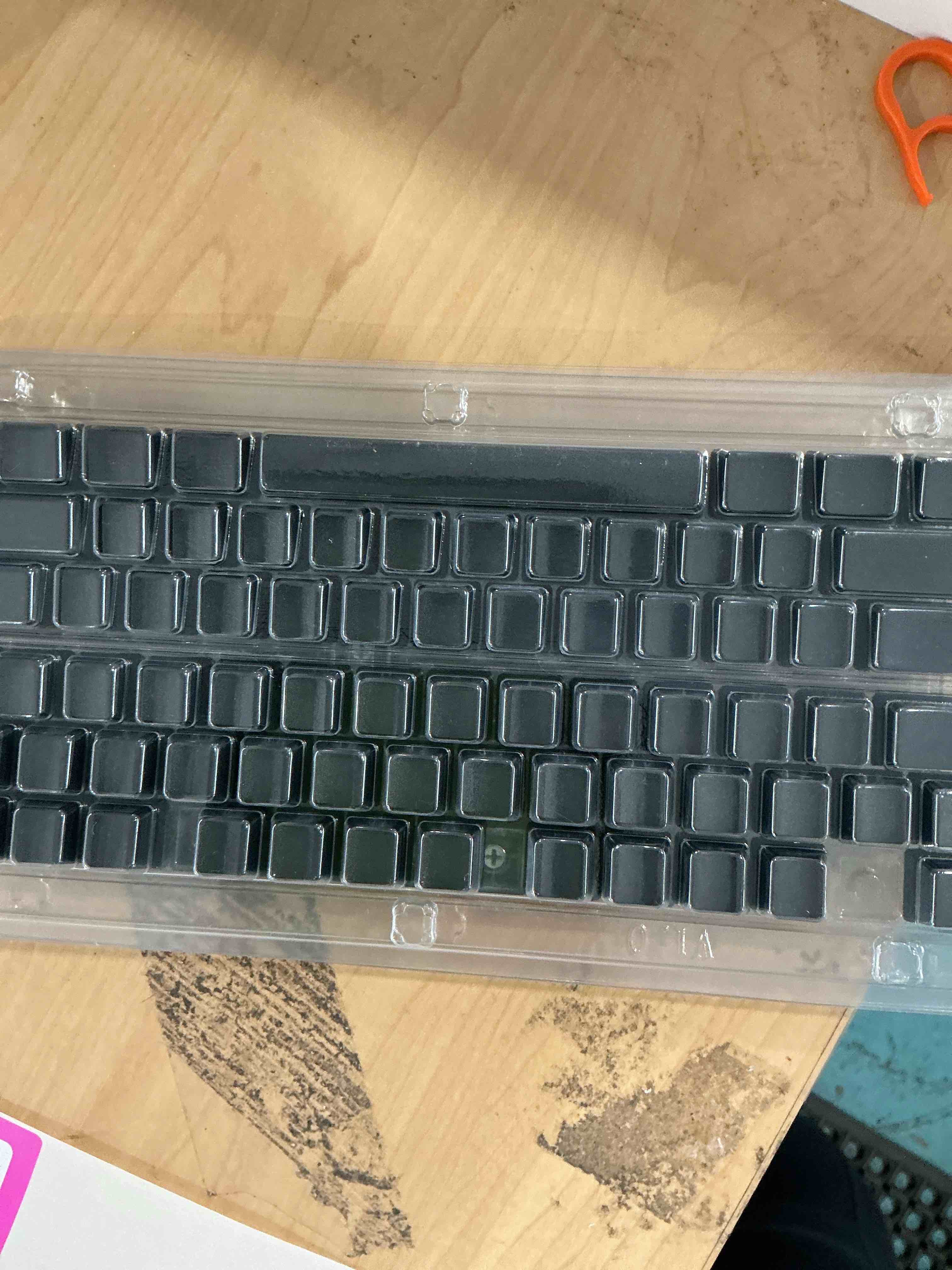 Condition photo showing New/Like New for dagaladoo black keycap set,shine through keyboard caps south facing, japanese style double shot pbt key caps,oem profile custom keycaps for mechanical keyboards(only keycap) all black
