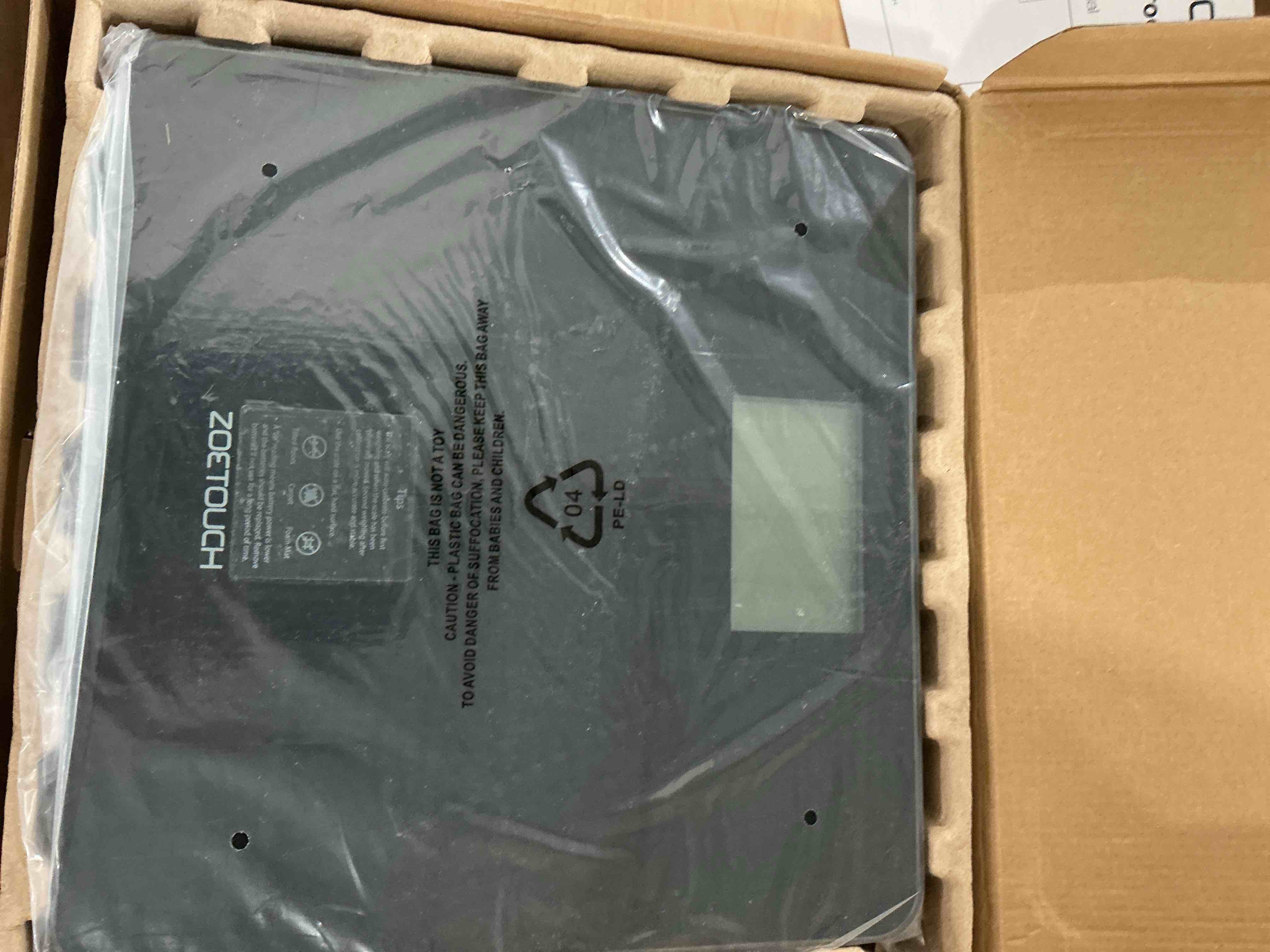 Condition photo showing New/Like New for 560lbs bathroom scale for body weight over 500 lbs, accurate digital weighing machine with wide platform 12.2" x 12.9", large backlit lcd display,high capacity for heavy duty seniors 560 lb black(none-bluetooth)