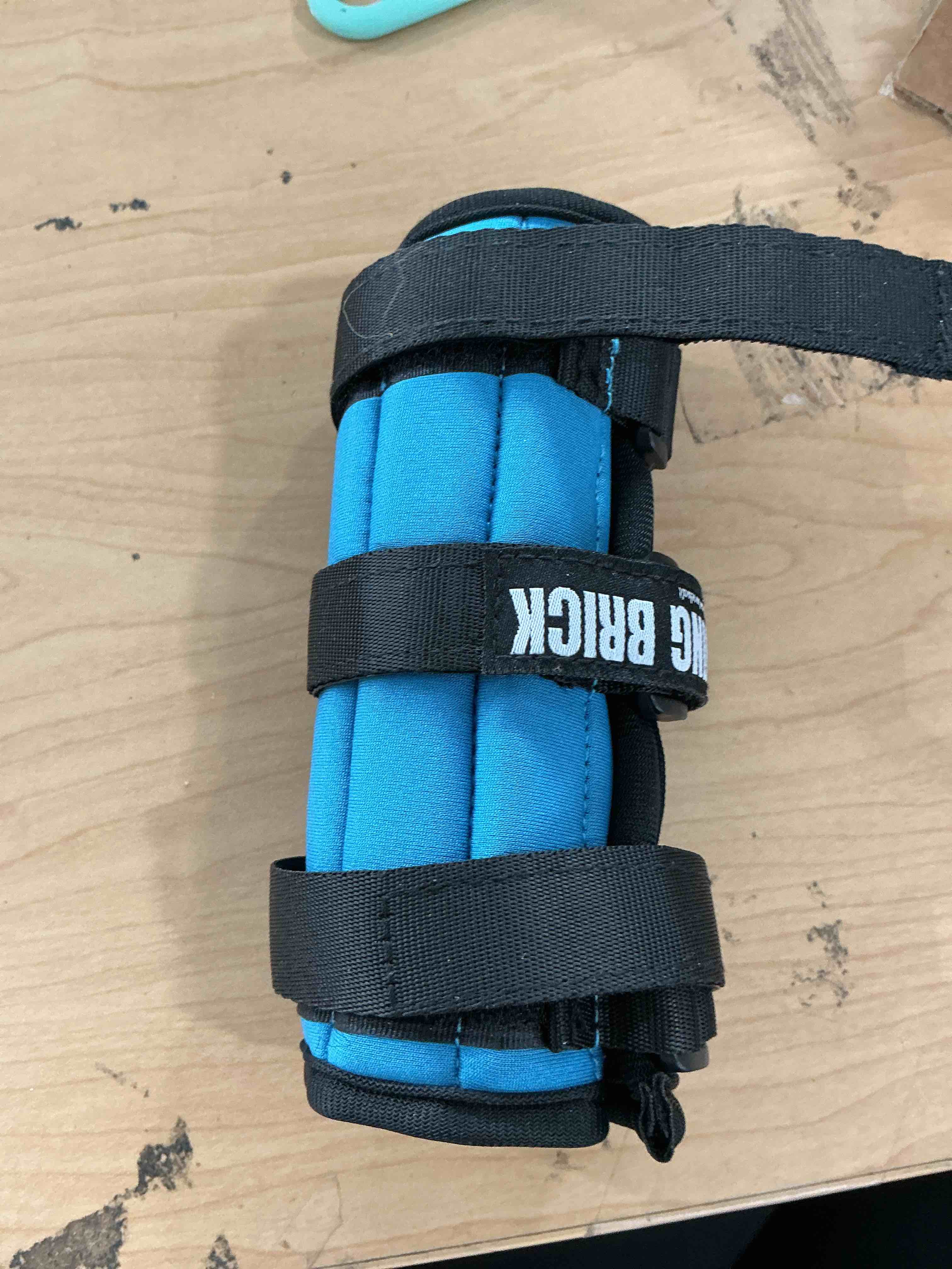 Condition photo showing Good Condition for swing brick bat weight - baseball & softball batting training aid, adjustable bat weight for baseball youth overload swing training. from 5-30 oz. bat weights for use while hitting.