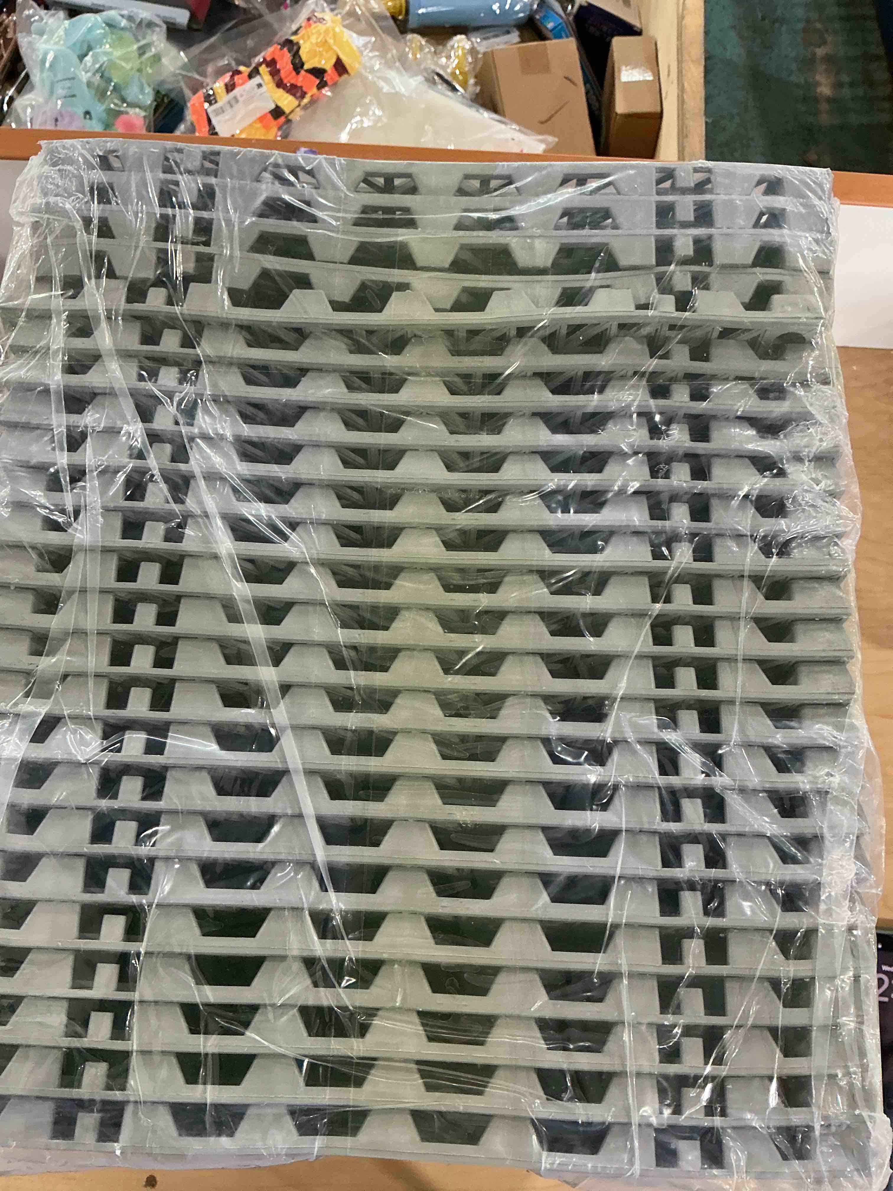 Condition photo showing New/Like New for myfamirea modular interlocking cushion 24 pack 11.8" x 11.8" rubber floor tiles non-slip splicing drainage mats for deck, pool, outdoor shower, patio, balcony, indoor bathroom, kitchen, yard (gary)