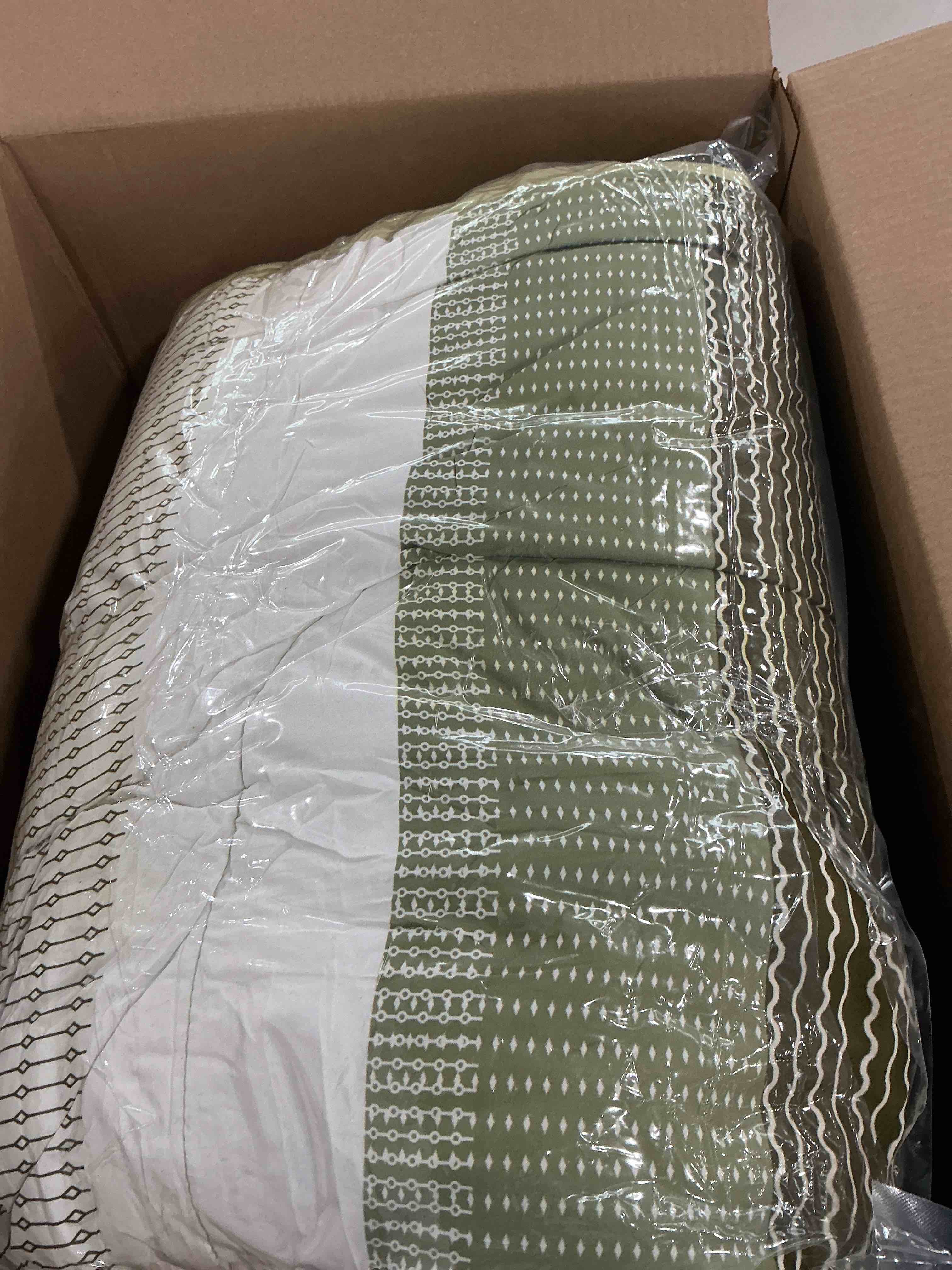 https://s3.amazonaws.com/lotting-images-prod/NonstopDeals/PNK4933198_1777484214499.jpeg