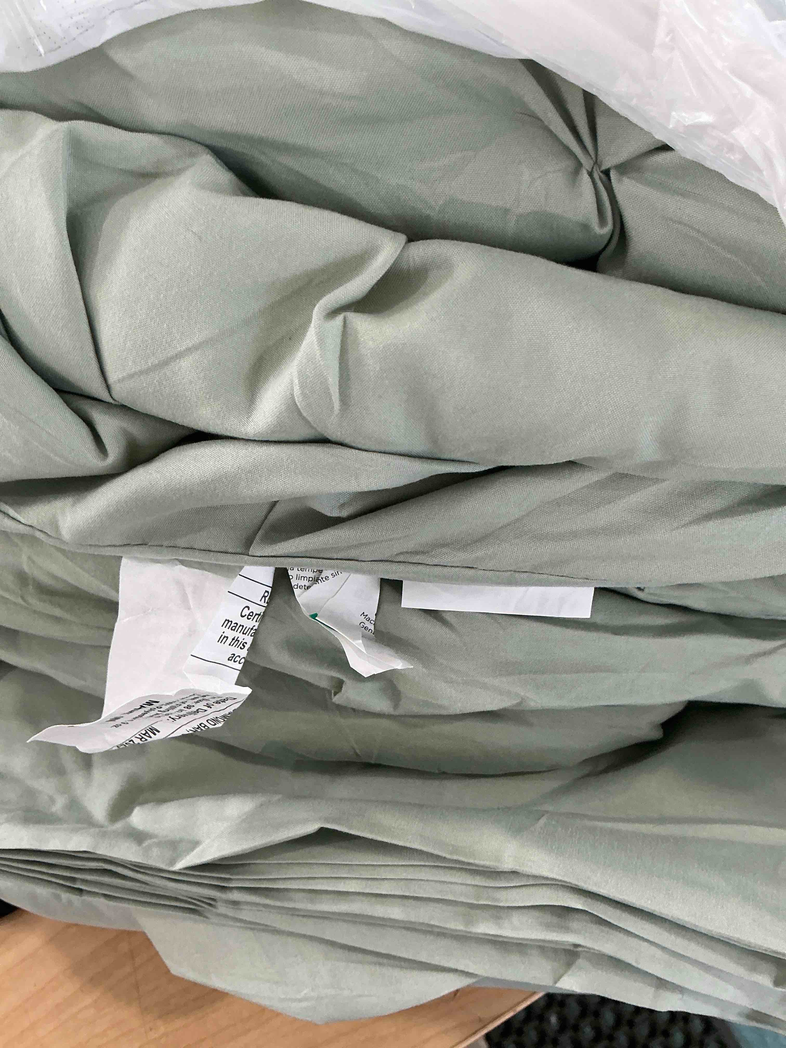 Condition photo showing New/Like New for bedsure queen comforter set - 7 pieces sage green queen bedding set for all seasons, boho contrasting design bed in a bag with comforter, sheets, pillowcases & shams 01 - sage green/beige queen