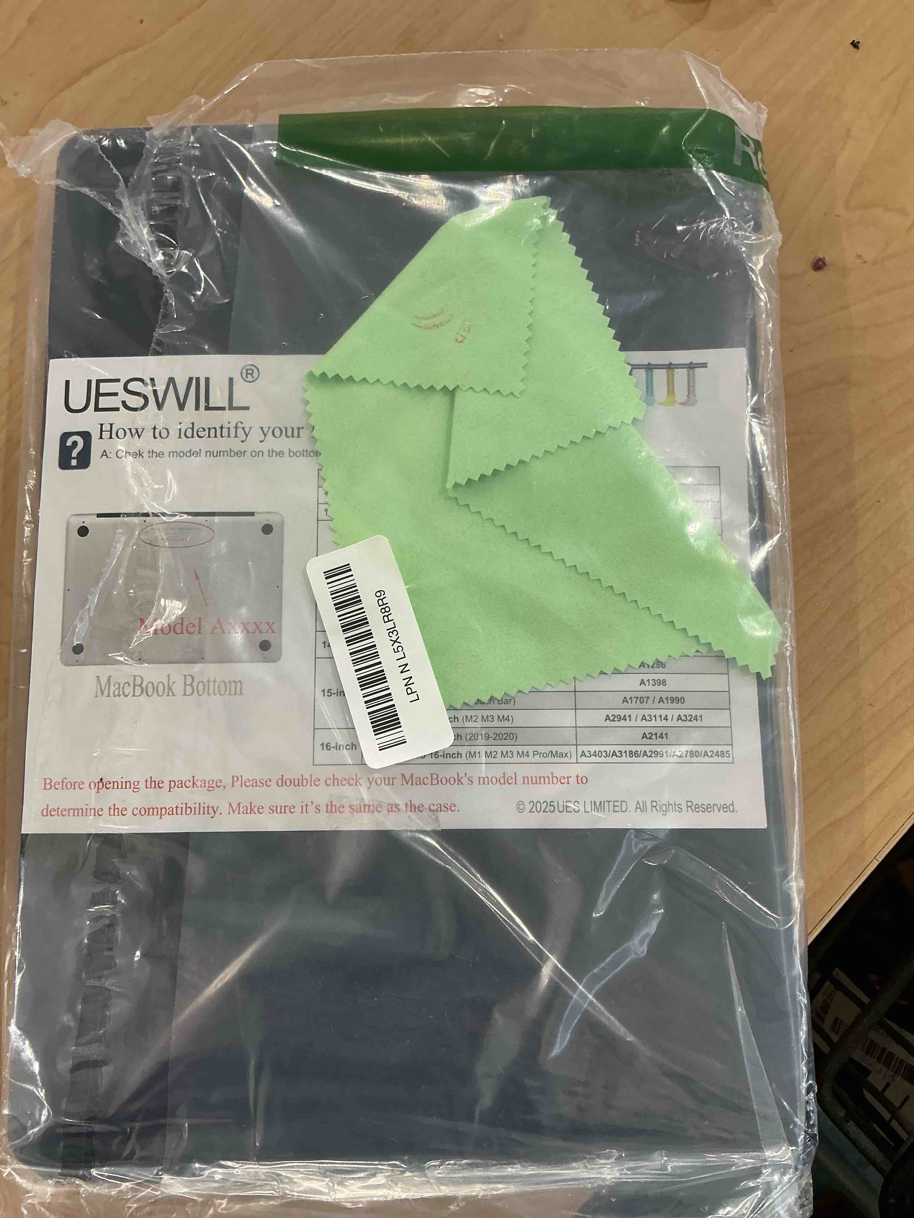 Condition photo showing Good Condition for UESWILL Compatible with MacBook Pro 13 inch M2 M1 2016-2024, Model A2338 A2289 A2251 A2159 A1989 A1706 A1708 Touch Bar USB-C, Matte Hard Shell Case Cover, Navy Blue MacBook Pro 13" M1 M2 (2016-2024) Navy Blue