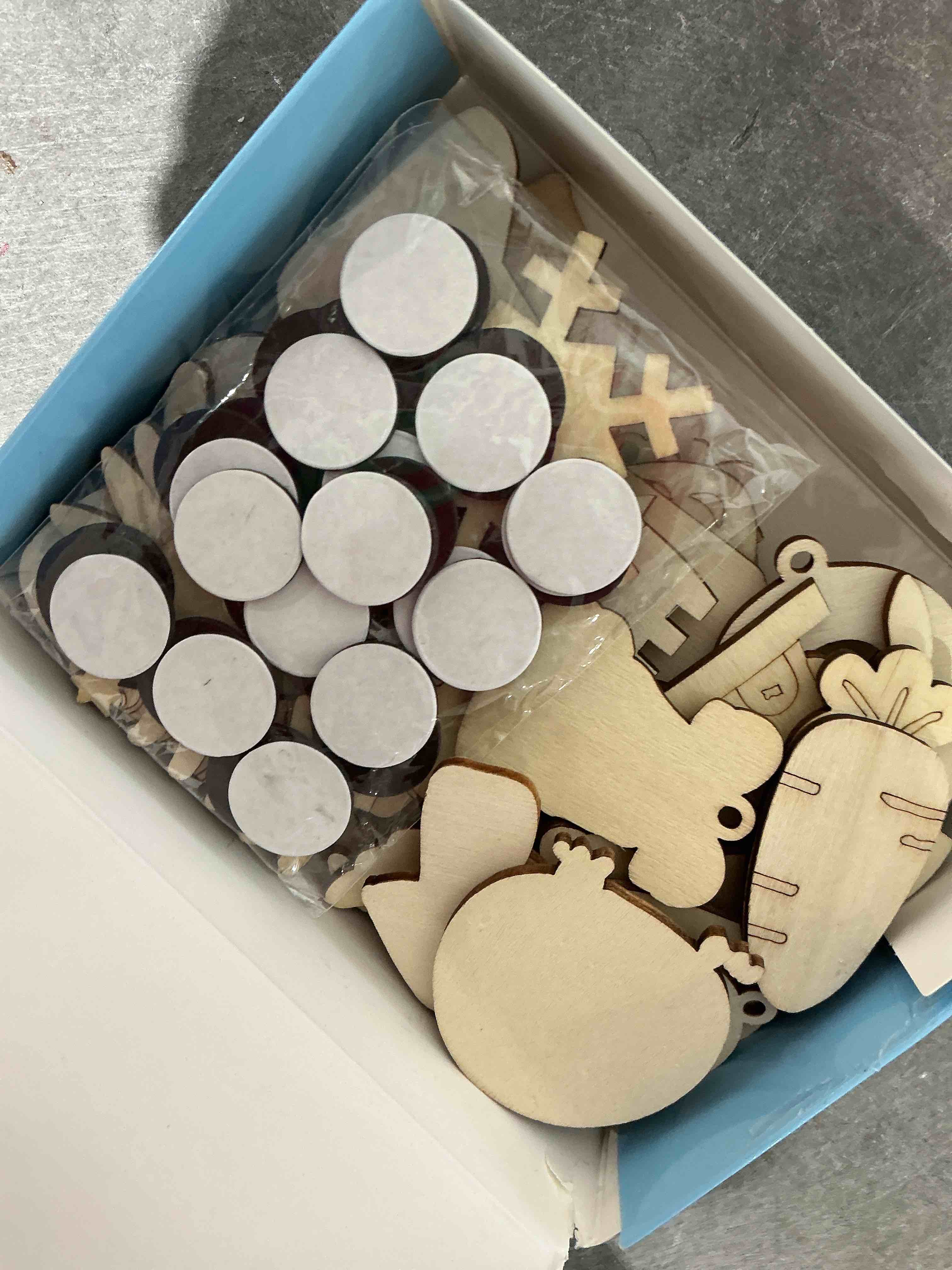Condition photo showing Good Condition for Worgree DIY Wooden Magnets, 36 pcs Wooden Art Craft Supplies Painting Kit for Kids Party Favors for Boys Girls Ages 4-8 8-12 Birthday Easter Crafts Gifts Toys Basket Goodie Bag Stuffers