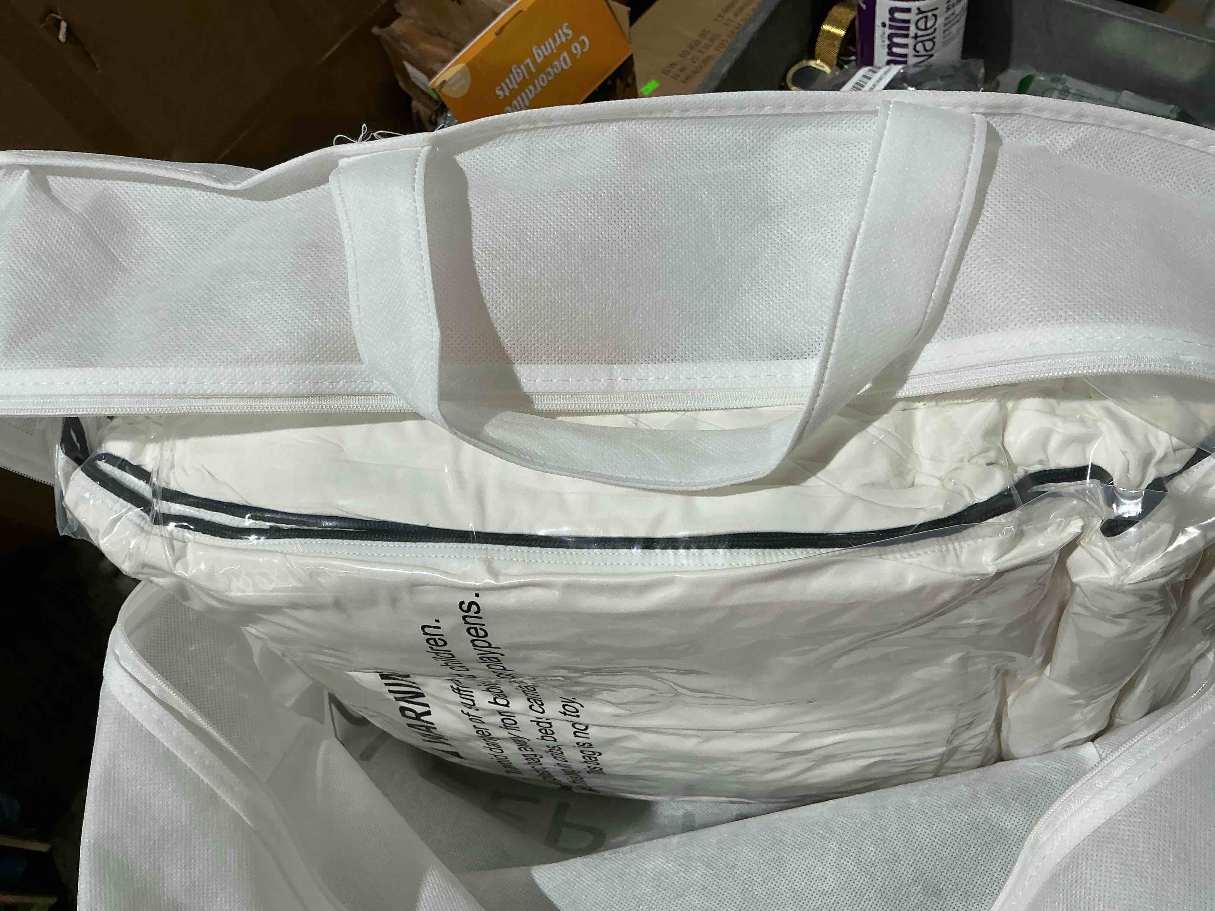 Condition photo showing New/Like New for Down Fibers Comforter King Size,Luxurious All Seasons Hotel Collection Duvet Insert,54 Oz High Bulkiness Medium Warmth,Fluffy & Breathable for Bedroom, Guestroom, Hotel (White,106x90) White King