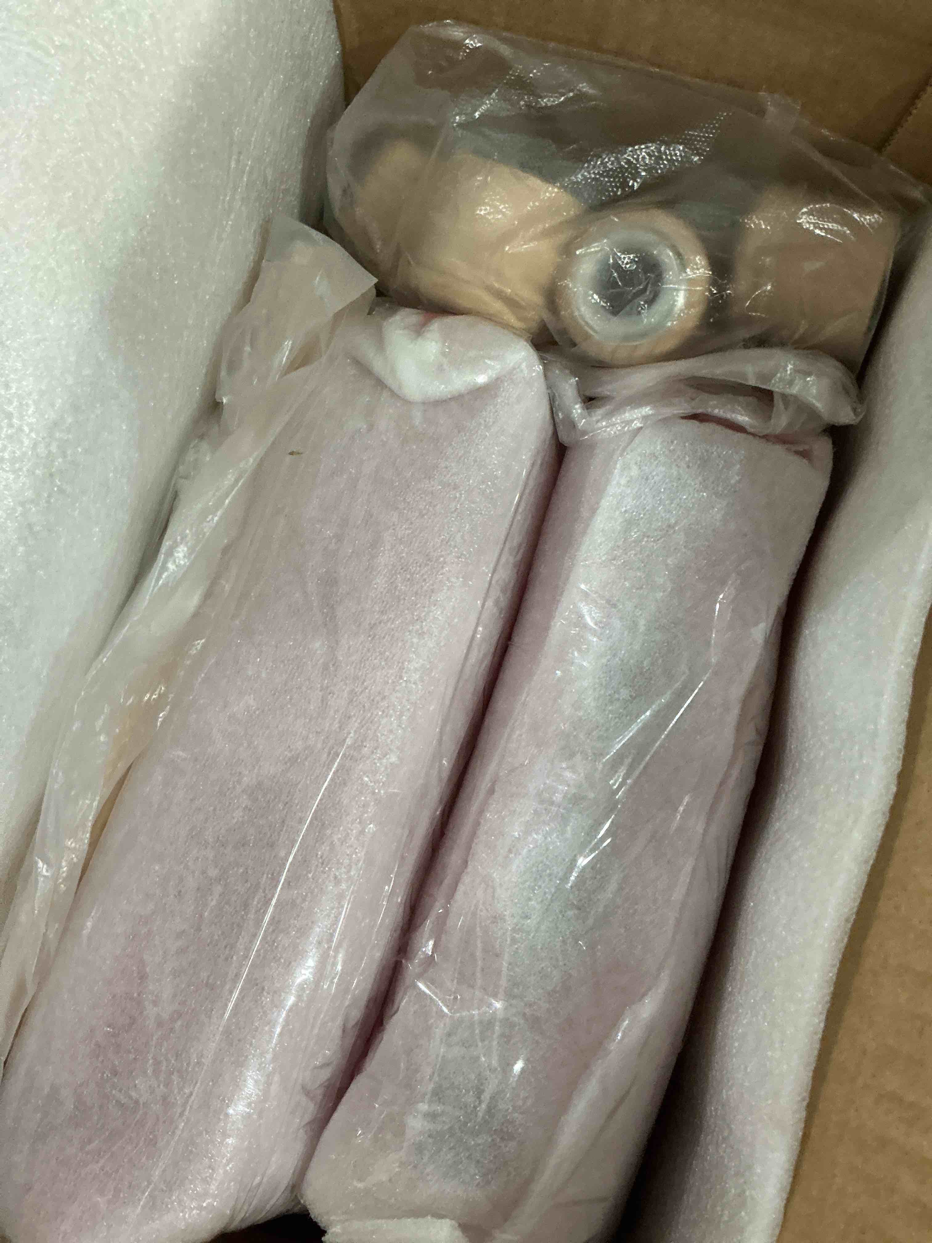 Condition photo showing Good Condition for Roshtia 20 Set Reed Diffuser Bottle Empty Fragrance Glass Diffuser Bottles Refillable Diffuser Bottles Set with Wooden Caps and Rattan Sticks 50ml 1.7 Oz Diffuser Glass Jars for DIY Fragrance (Square)