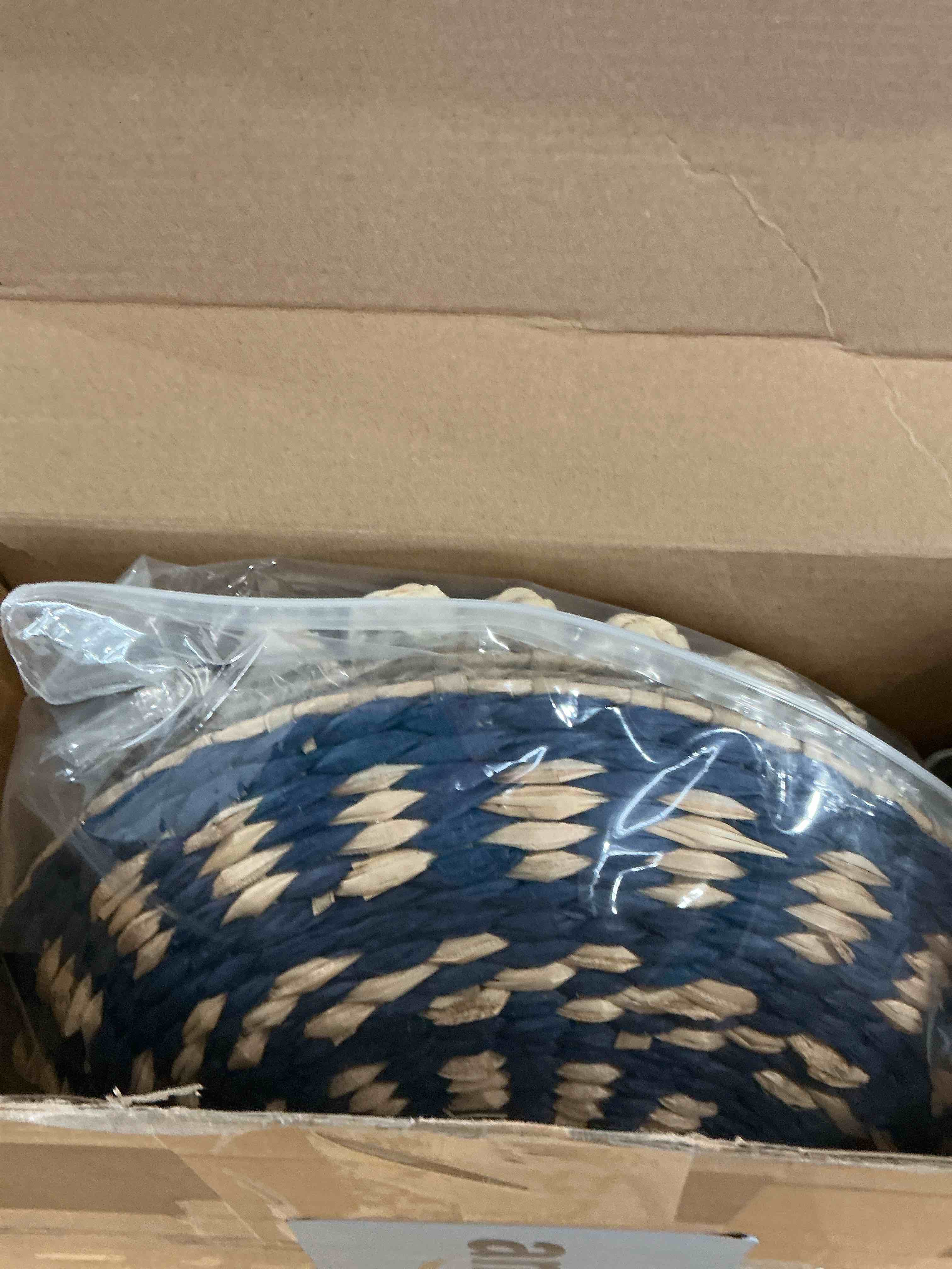 Condition photo showing Good Condition for Xuhal  Boho Wall Basket Decor Handcrafted Seagrass Woven Wall Basket Rustic Round Woven Hanging Art for Home Farmhouse Kitchen Table Living Room(Blue Classic Style)