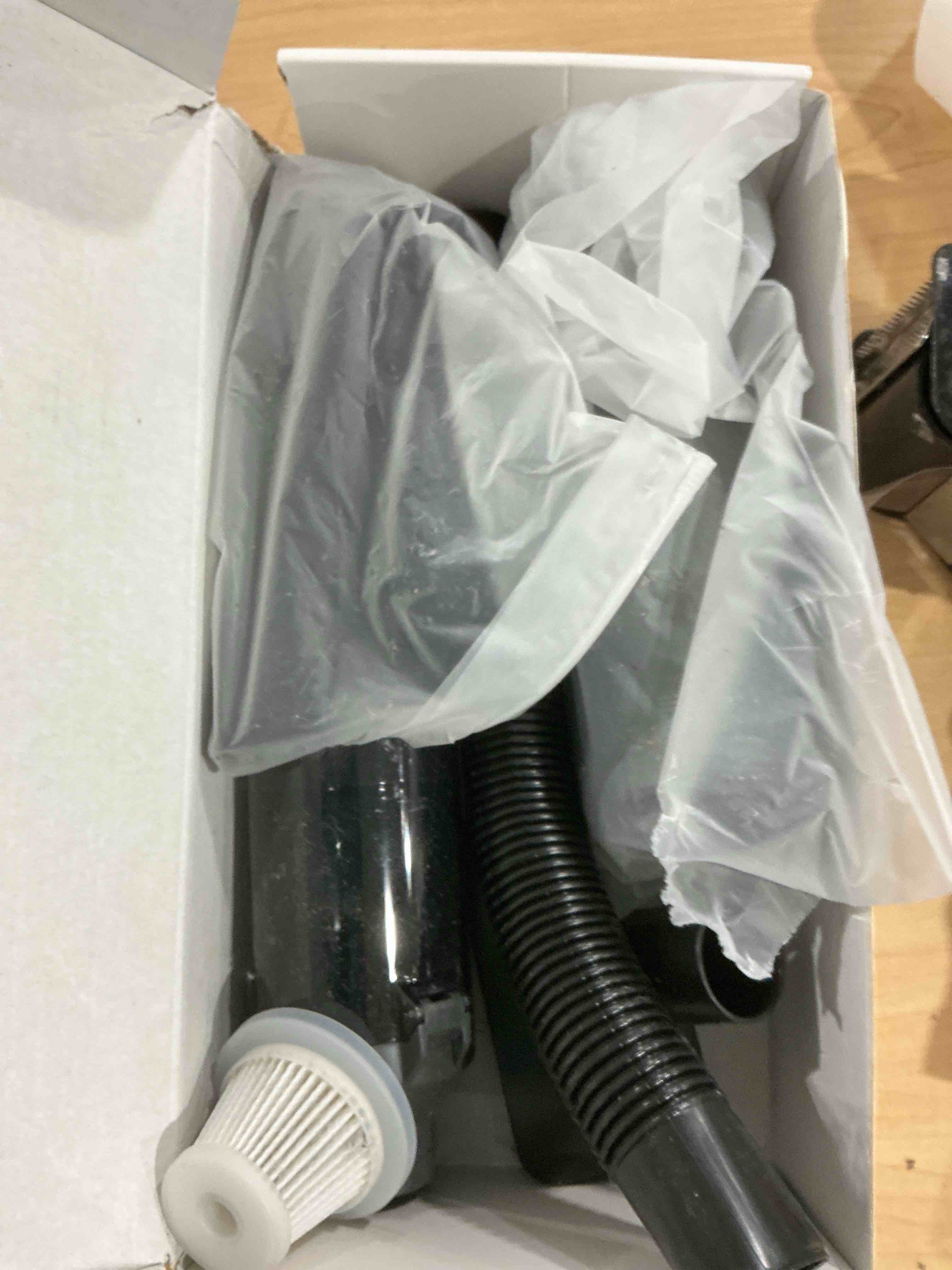 Condition photo showing Good Condition for Car Vacuum Portable Cordless Handheld Vacuum Cleaner 4-in-1 Mini Cordless Vacuum with 2 Suction Modes and 16800pa Suction Power Blowing & Inflating 2 Modes Handheld Vacuum for Car, Desk, Keyboards Black