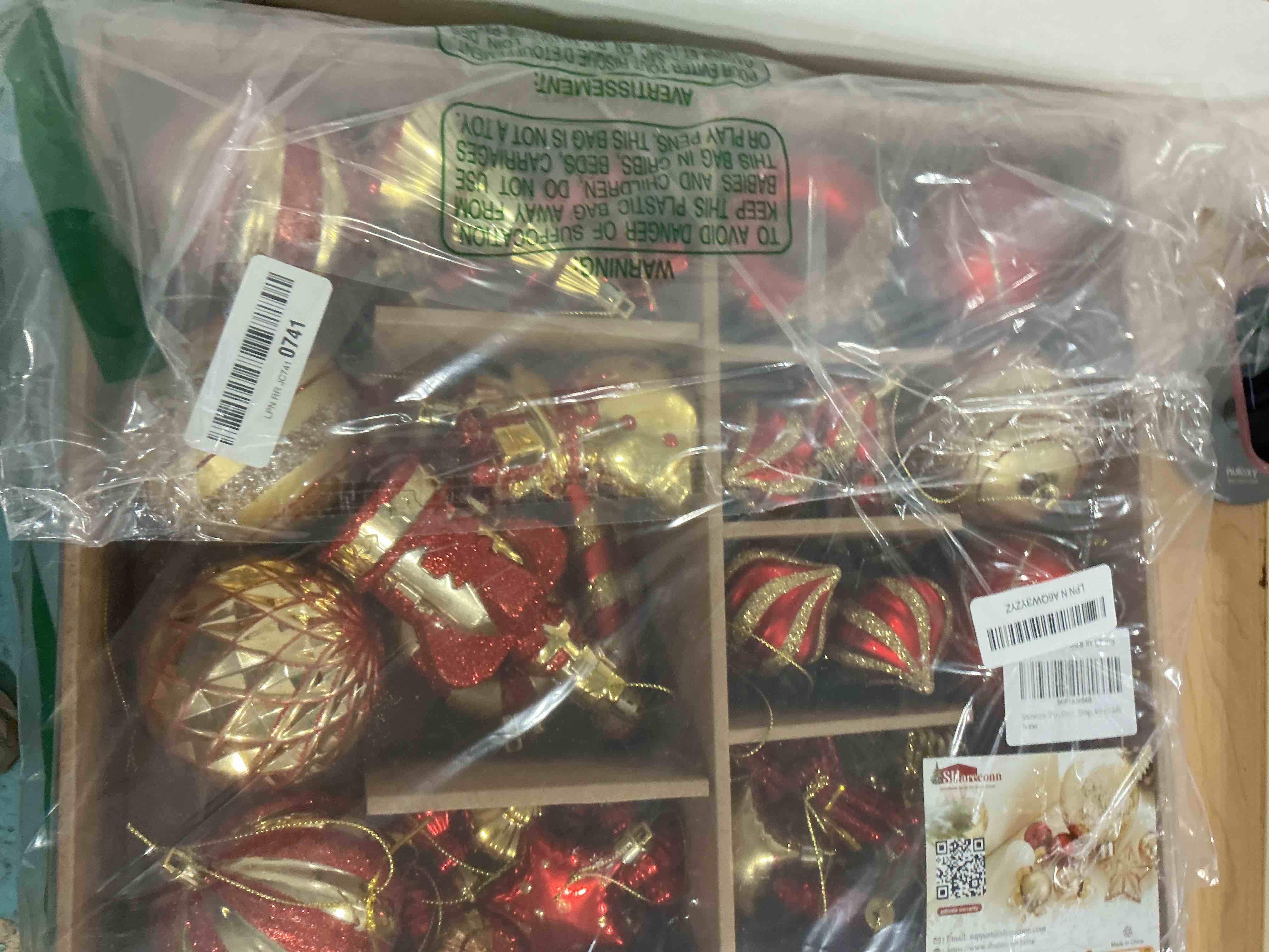 Condition photo showing Good Condition for SHareconn 70pcs 2025 Classic Christmas Balls Ornaments Set, Shatterproof Plastic Baubles, Ribbon and Tree Topper for Xmas Tree Holiday Wedding Party Decorations with Hanging Strings, Red and Gold