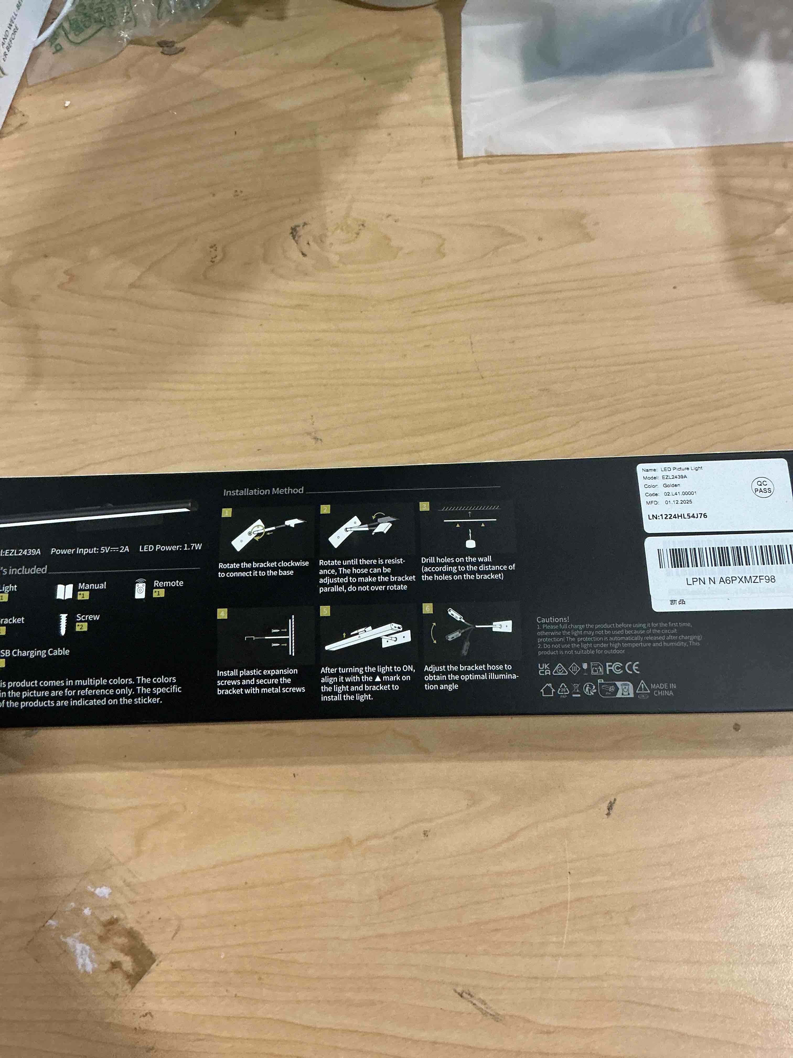 Condition photo showing New/Like New for EZVALO Picture Light for Wall, 4800mAh Rechargeable Wireless Remote, 13in Dimmable Magnetic LED Art Display Light with 3 Color Temperatures, for Gallery, Living Room, Bedroom, Hallway (Gold) Gold 1Pack-13in